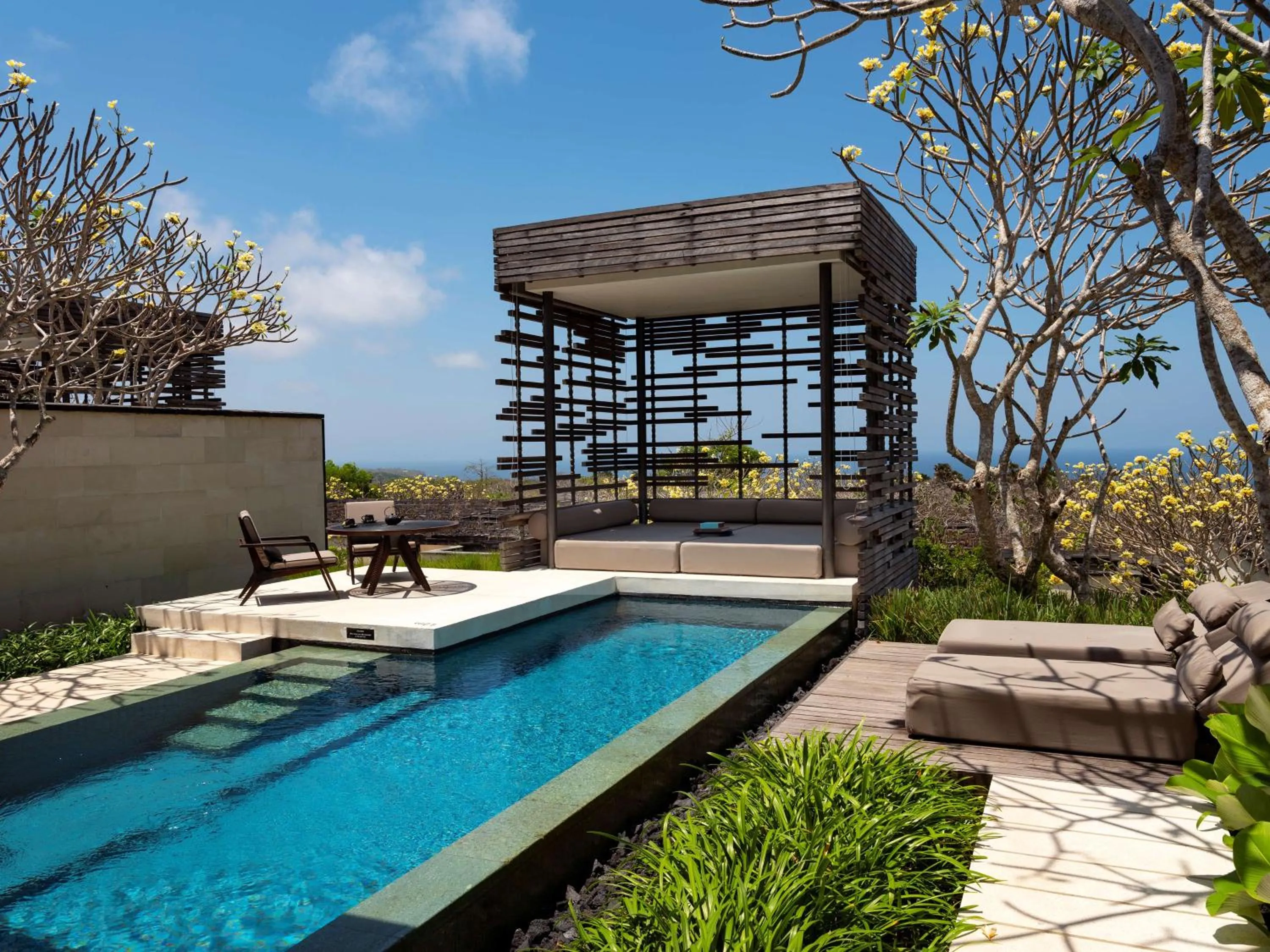 Photo of the whole room in Alila Villas Uluwatu
