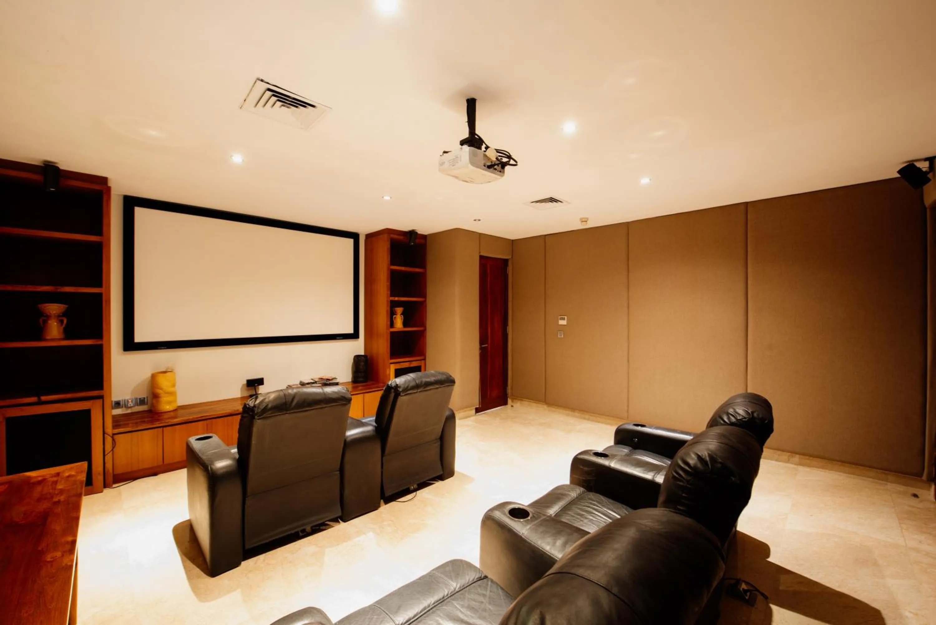 Entertainment in Karma Kandara