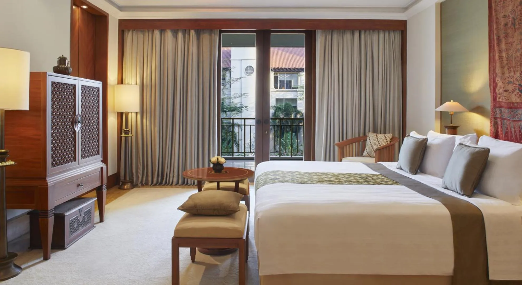 Shower in The Dharmawangsa Jakarta