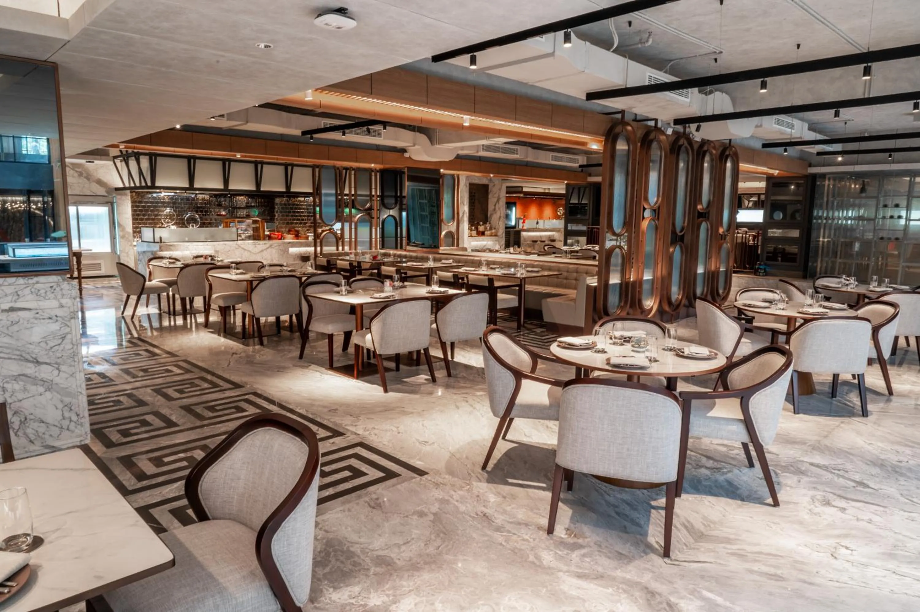 Restaurant/places to eat in Mövenpick Hotel Jakarta City Centre