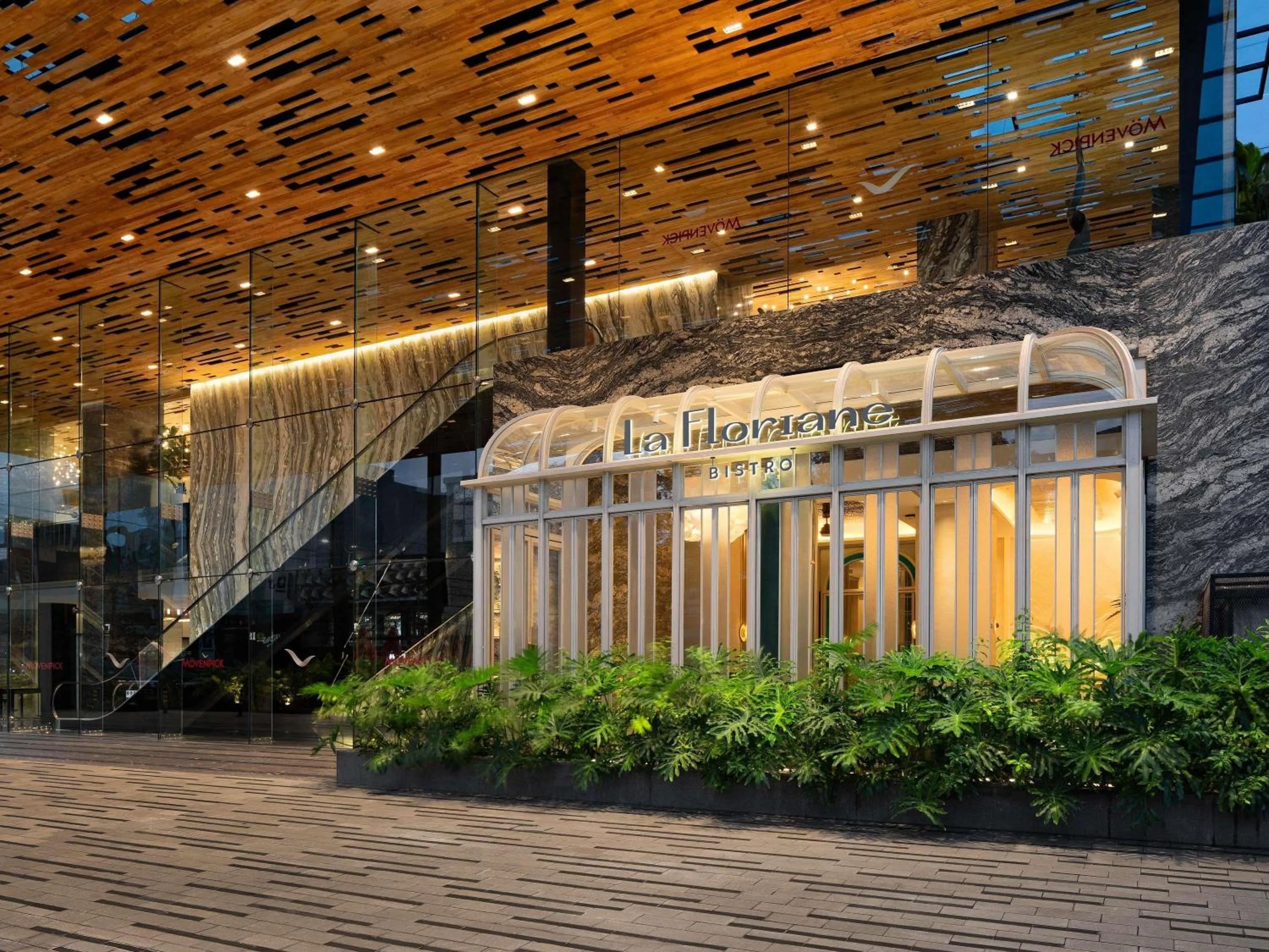 Restaurant/places to eat in Mövenpick Hotel Jakarta City Centre