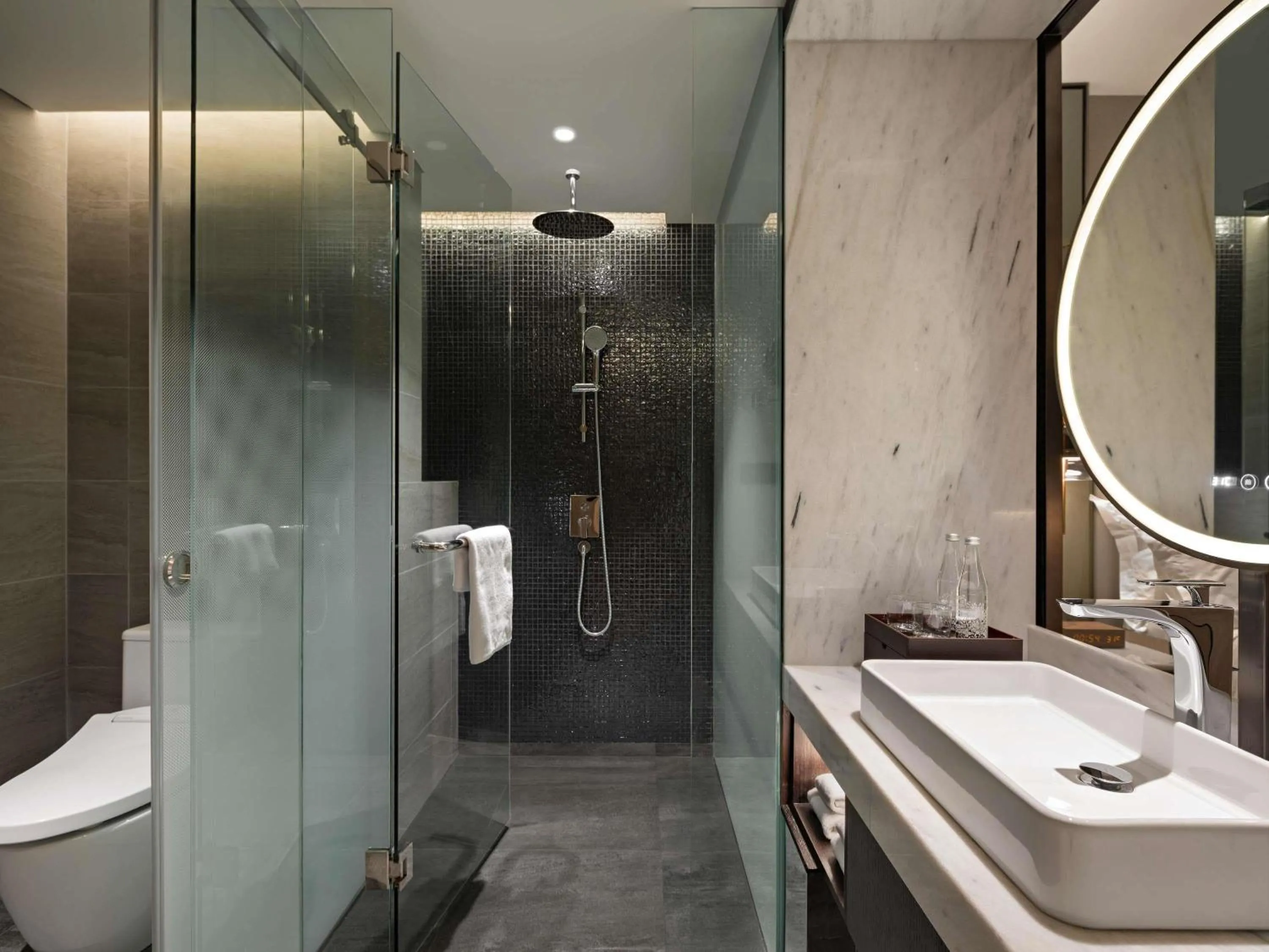 Bedroom in Mövenpick Hotel Jakarta City Centre