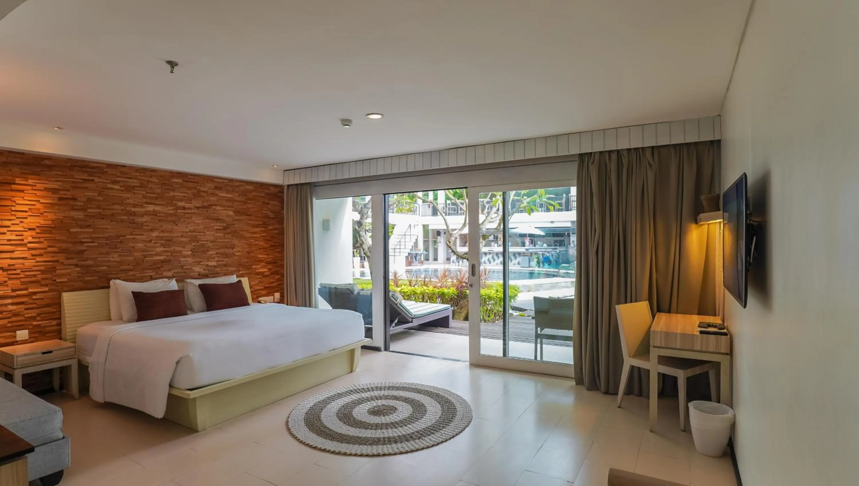 View (from property/room), Bed in Away Bali Legian Camakila