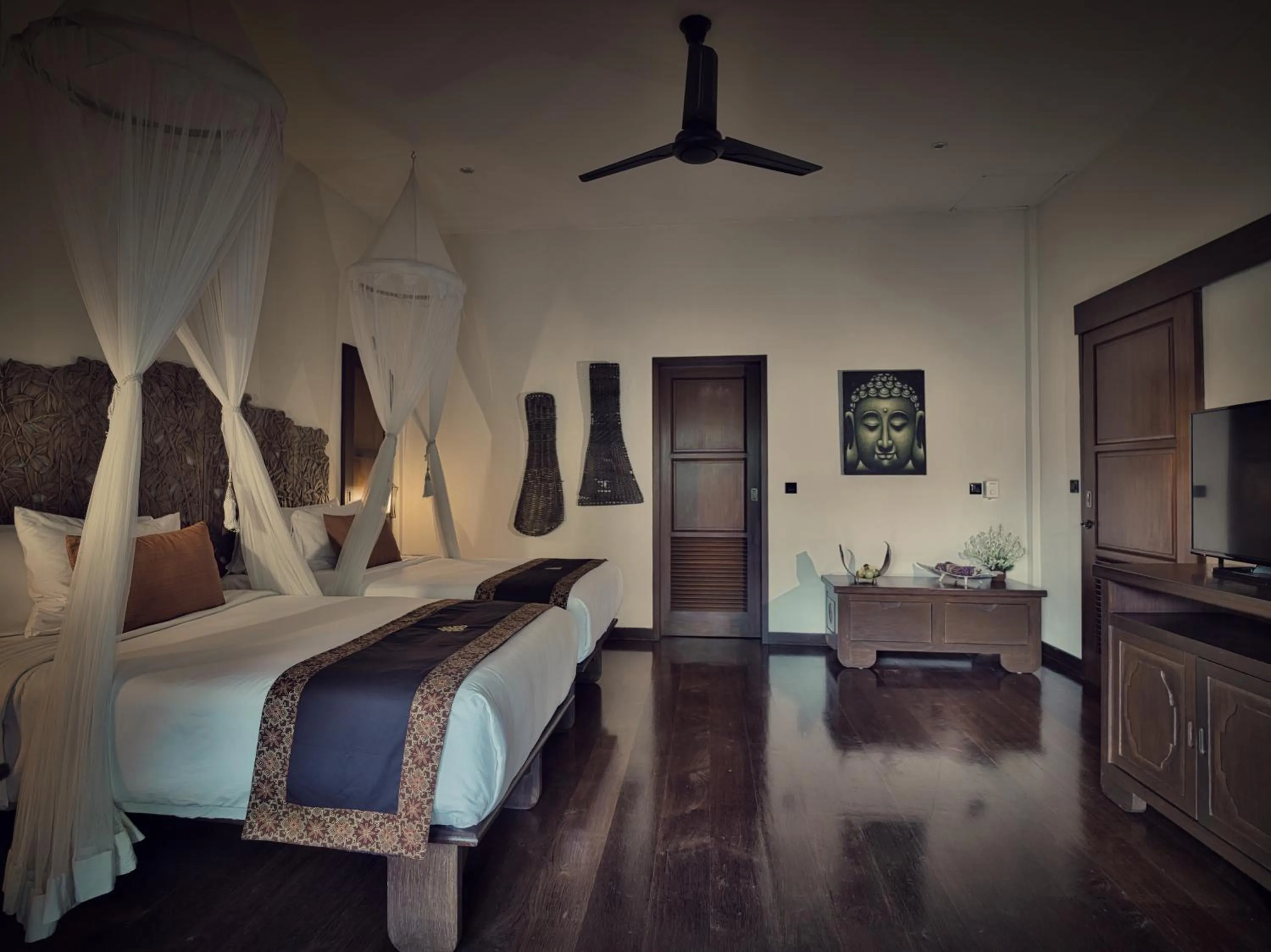 Bedroom, Bed in Hanging Gardens of Bali