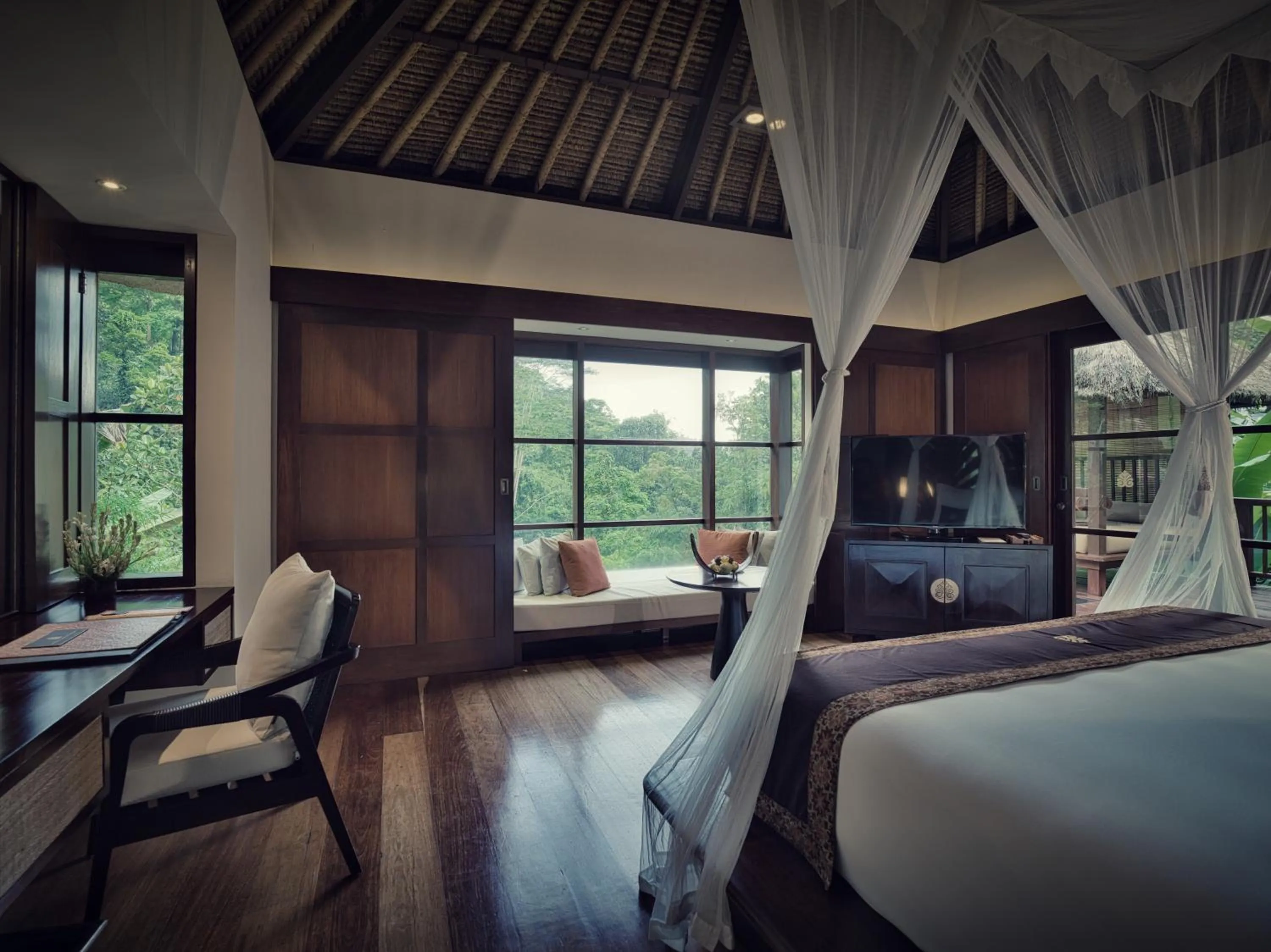 Living room, Bed in Hanging Gardens of Bali