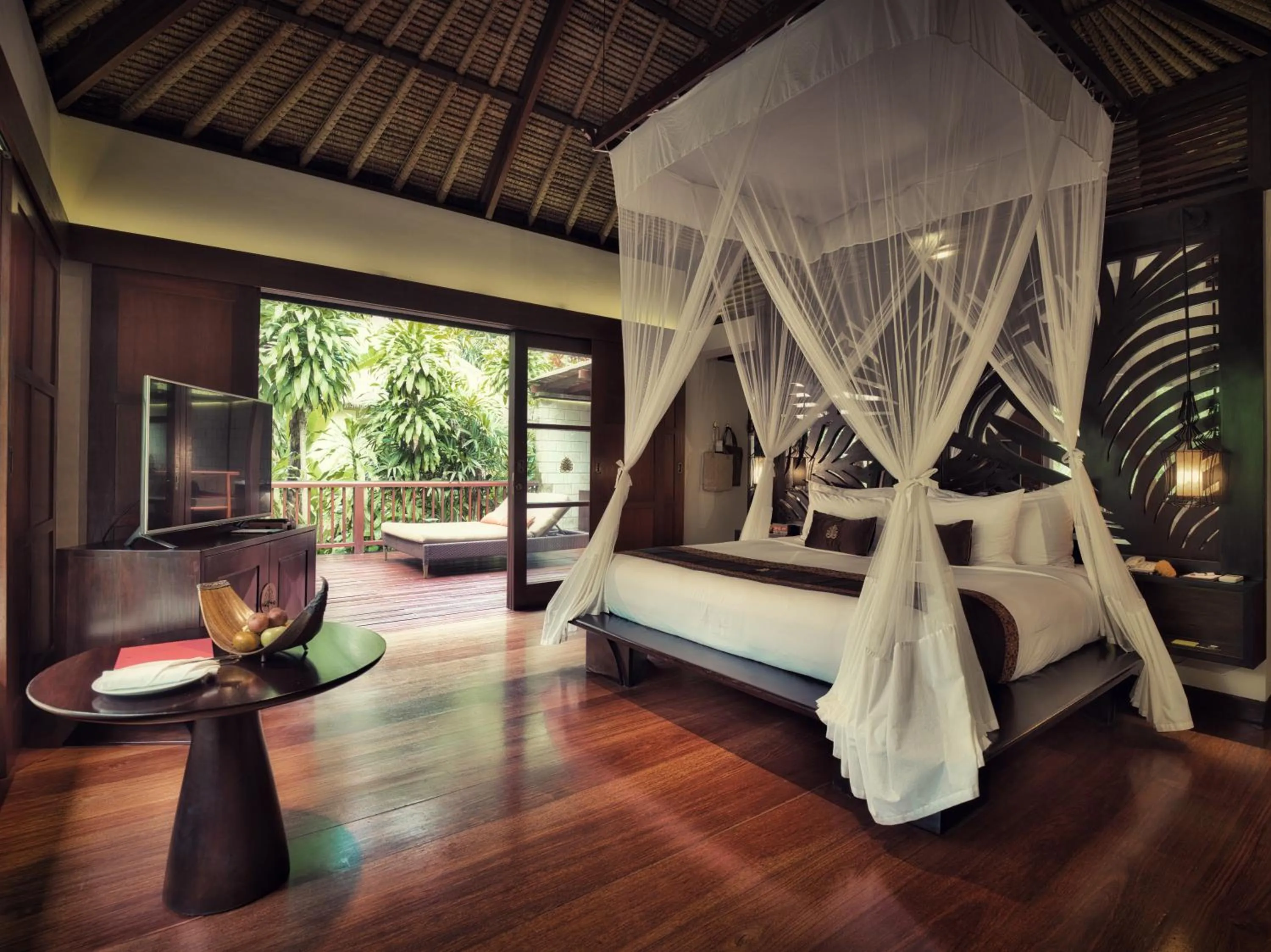 Bedroom, Bed in Hanging Gardens of Bali