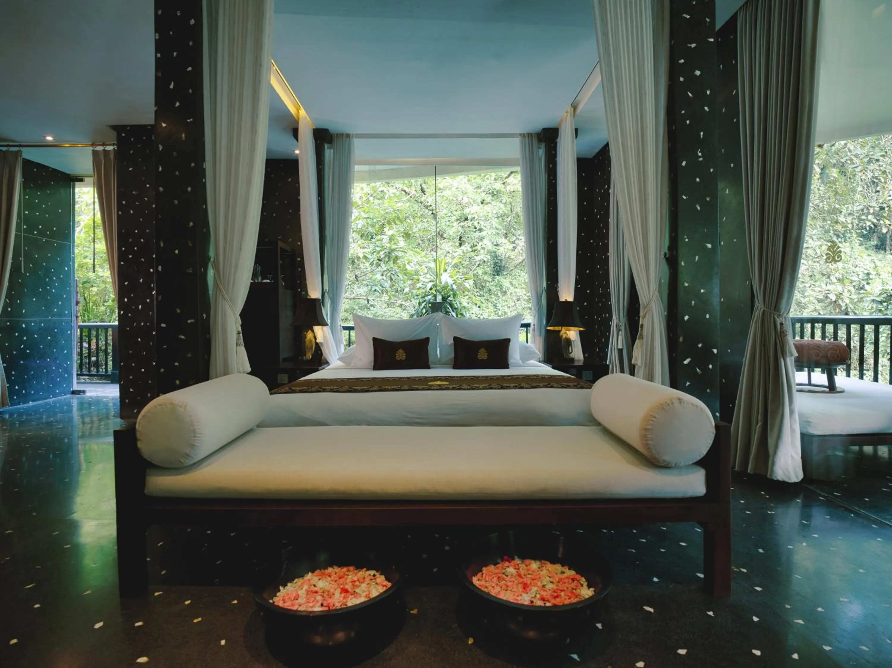 Bed in Hanging Gardens of Bali