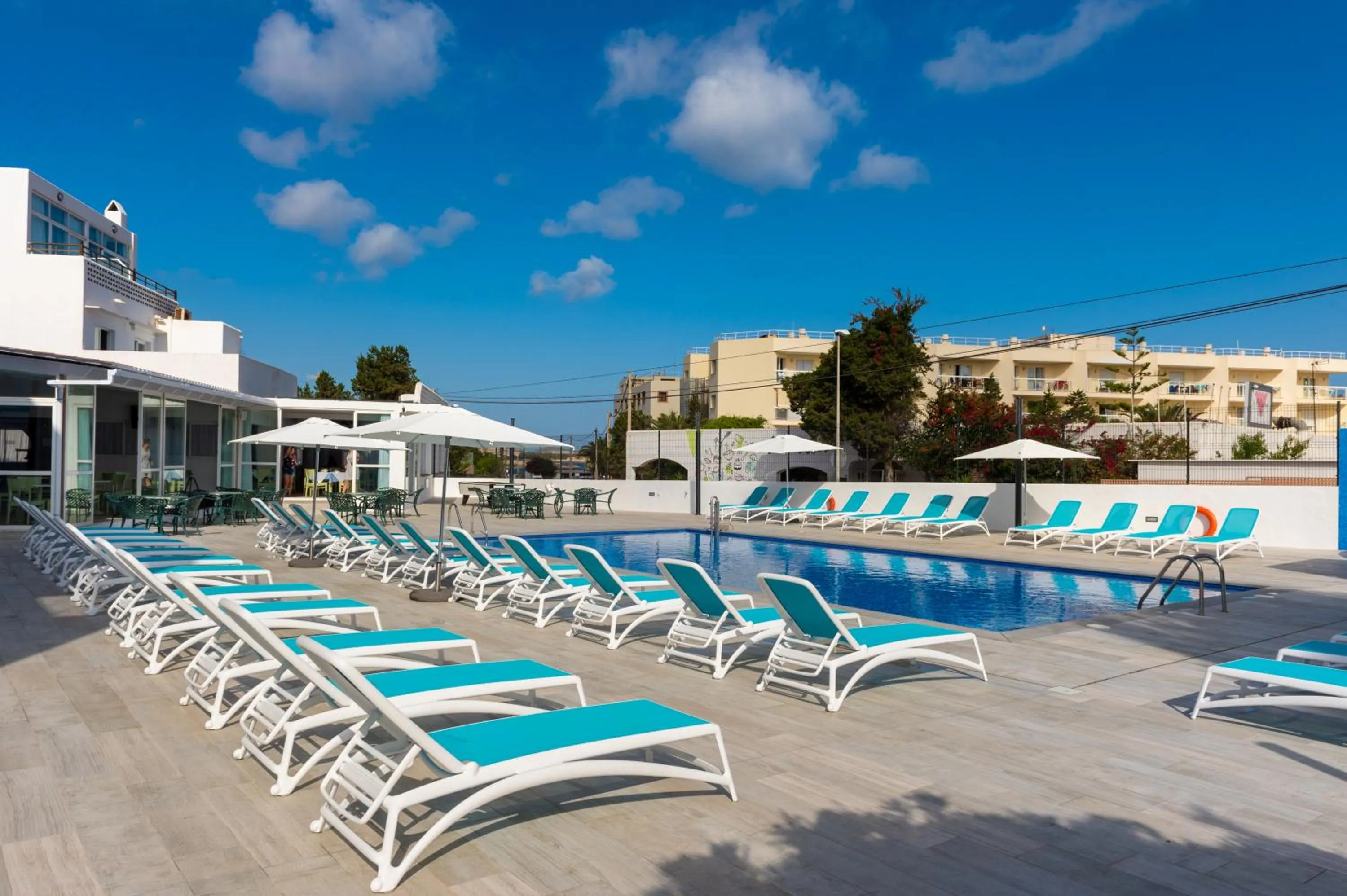 Swimming pool in Aparthotel Vibra Club Maritim