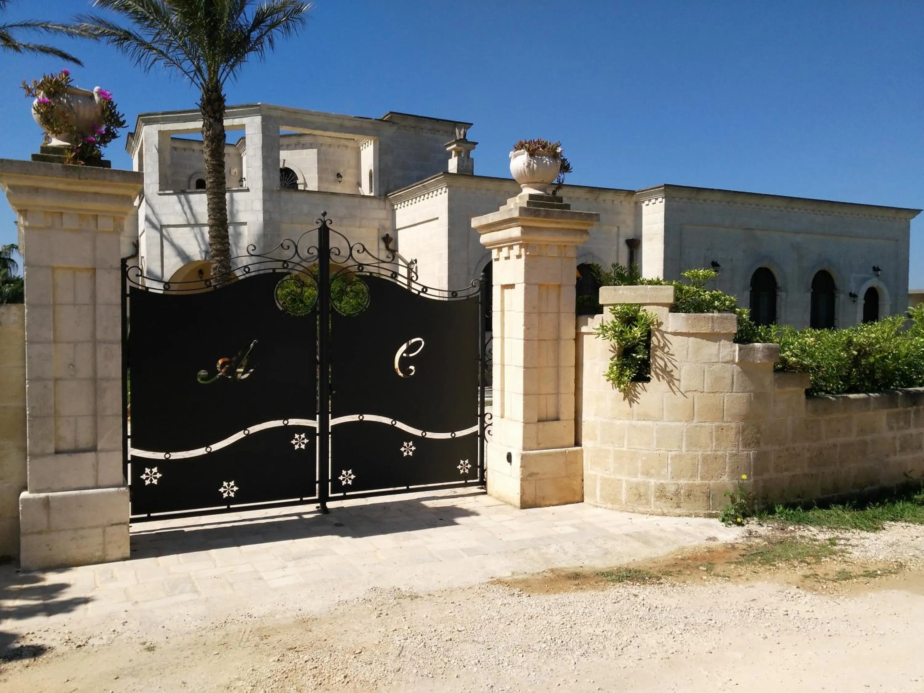 Property building in La Suite nel Bosco