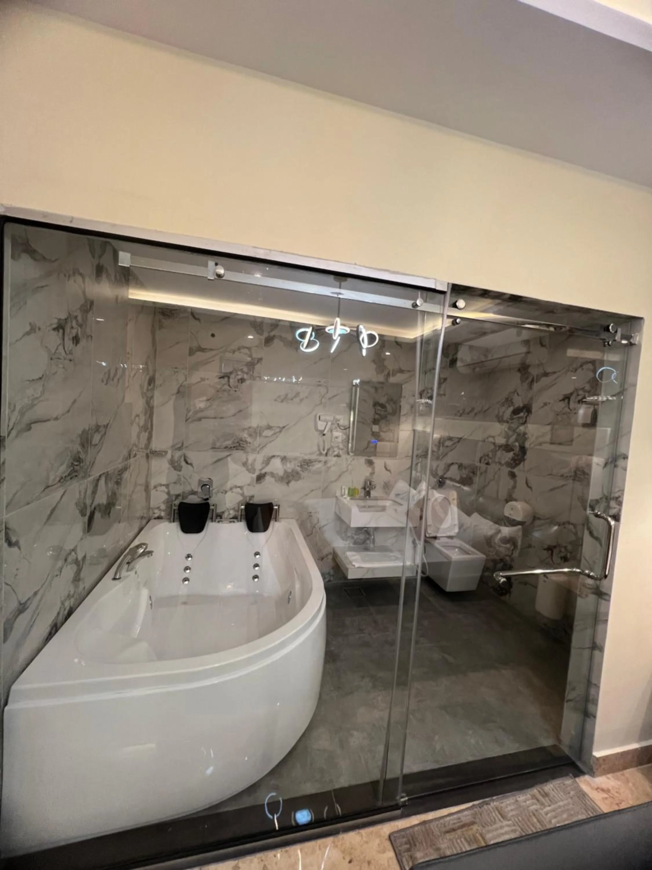 Bath in P Quattro Relax Hotel