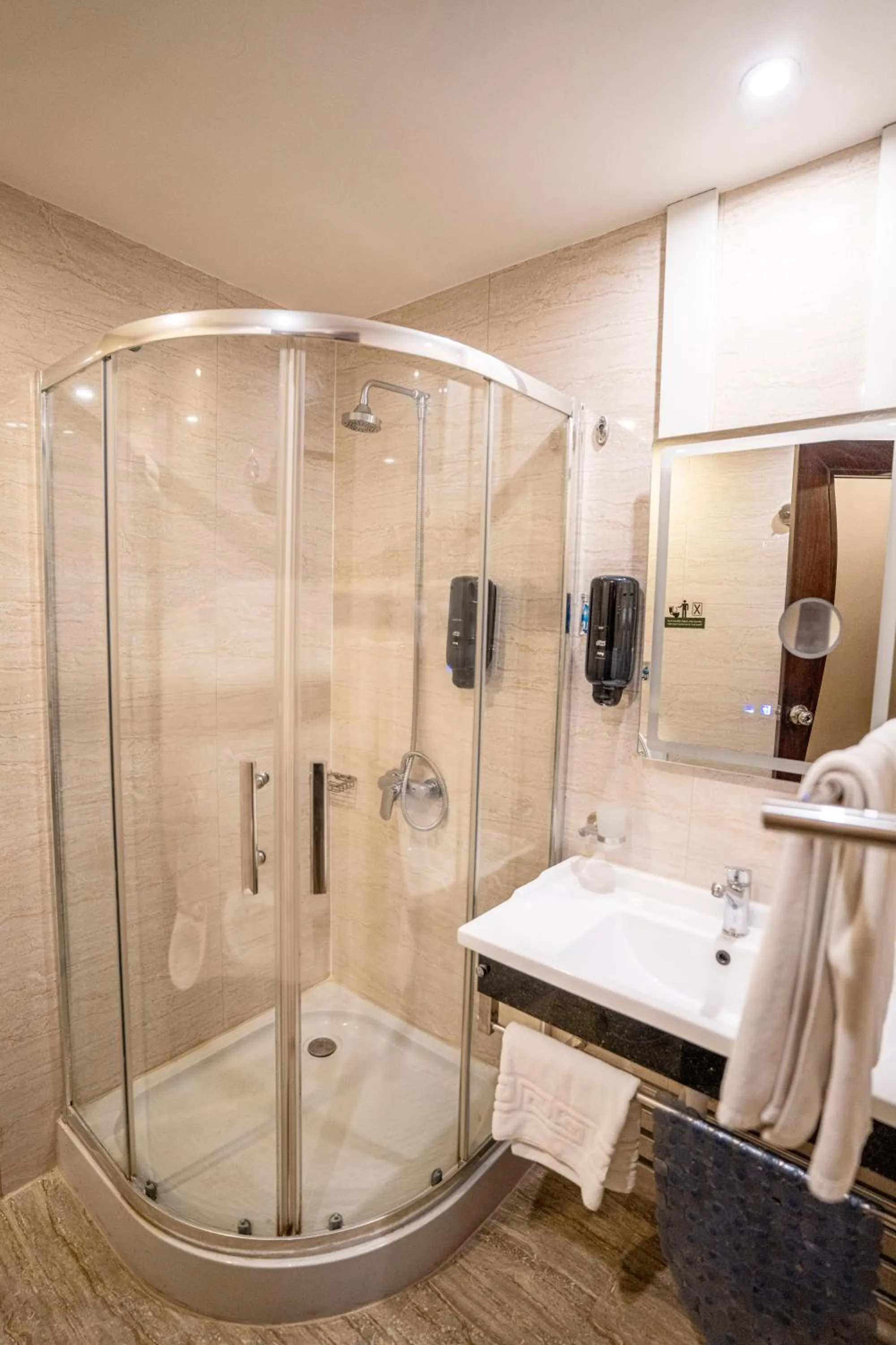 Bathroom in P Quattro Relax Hotel