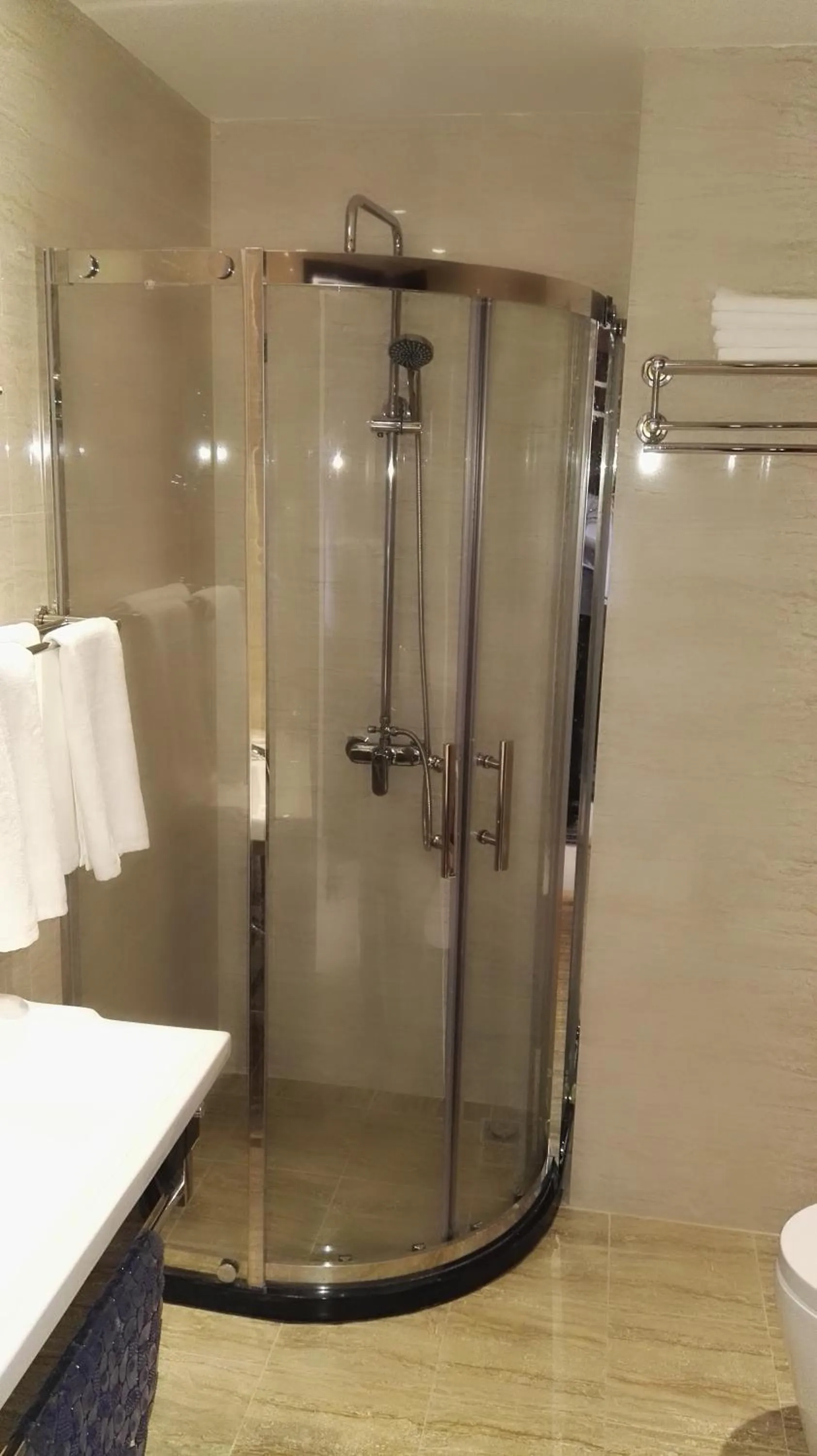 Bathroom in P Quattro Relax Hotel