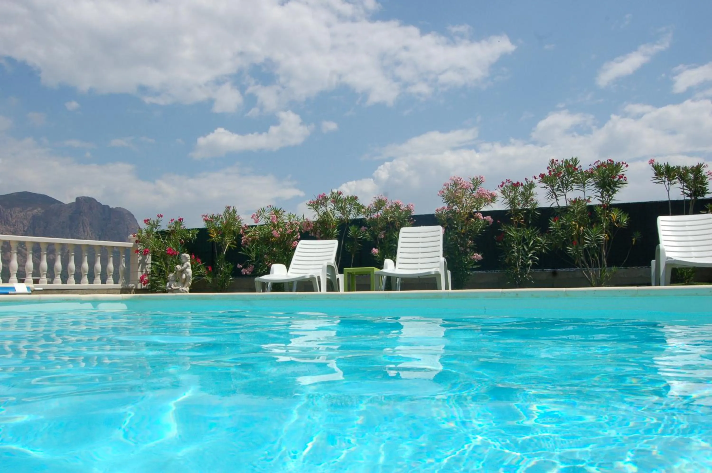 Swimming pool in Perula di Machja