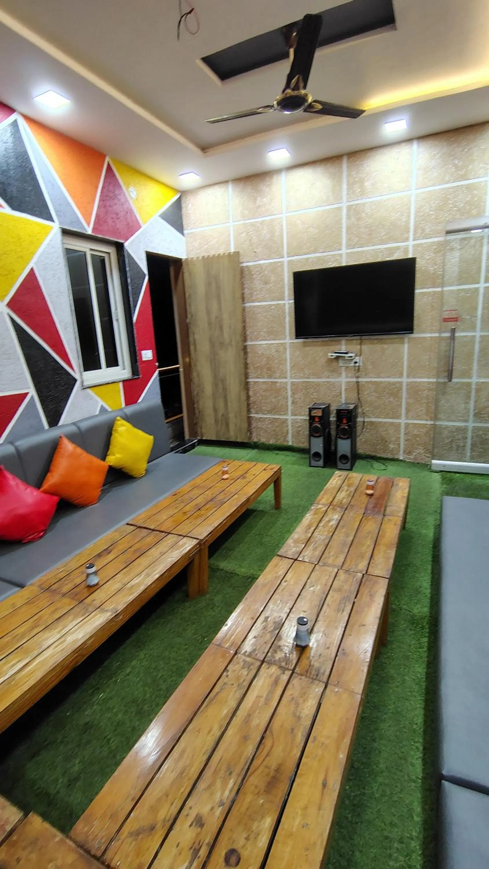 Bedweiser Backpackers Hostel