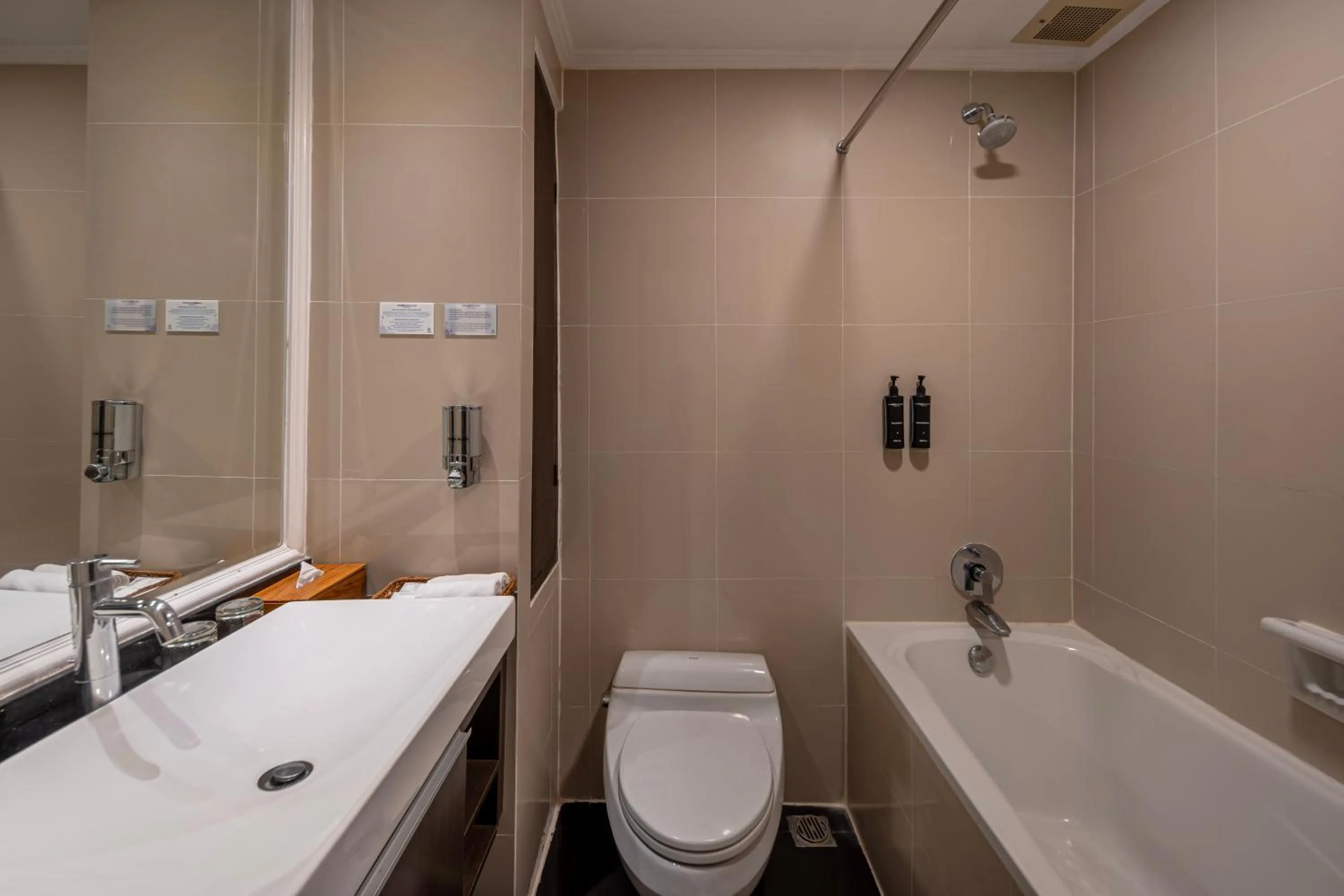 Bathroom in Prime Plaza Suites Sanur – Bali