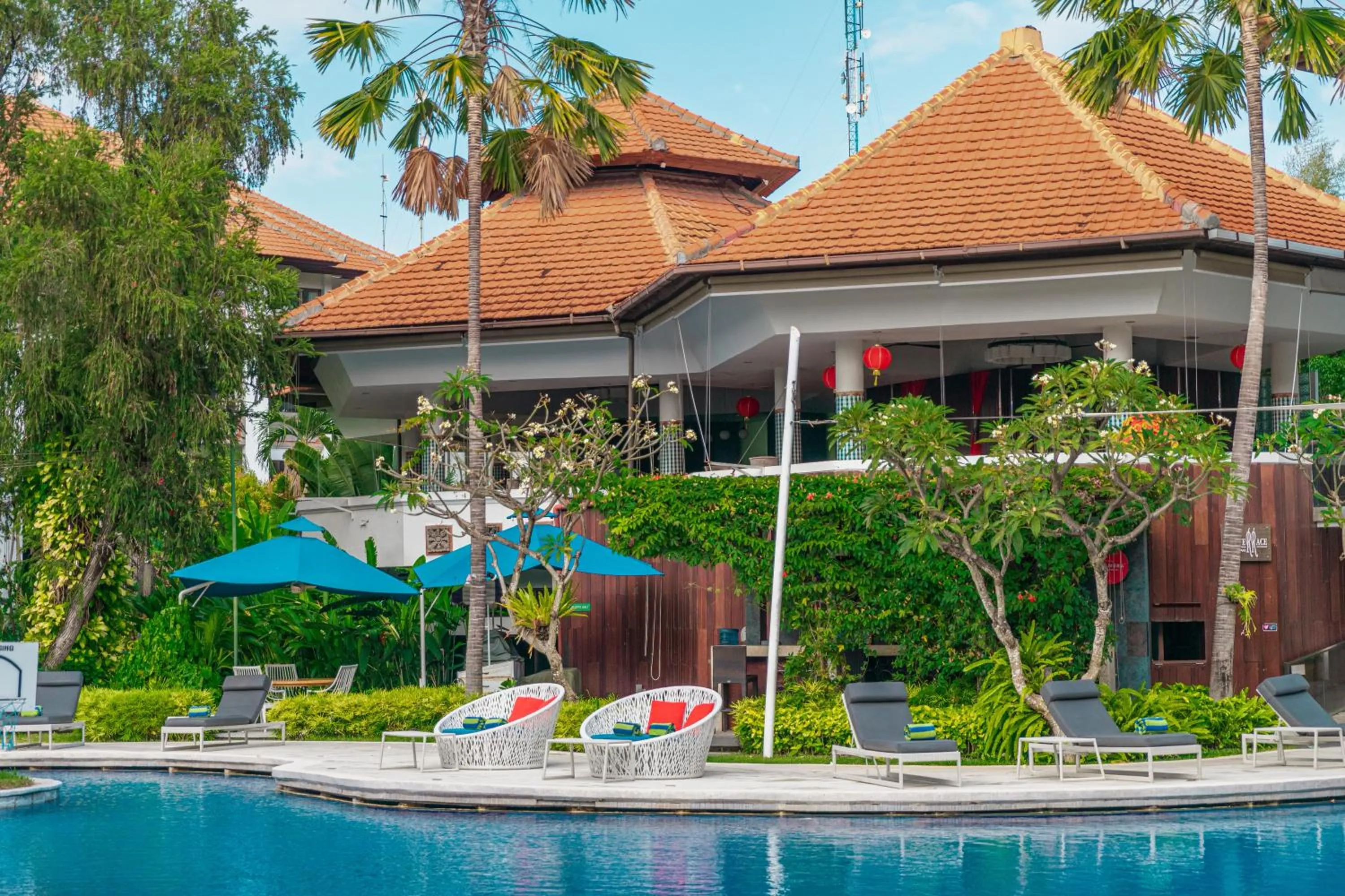 Swimming pool in Prime Plaza Suites Sanur – Bali
