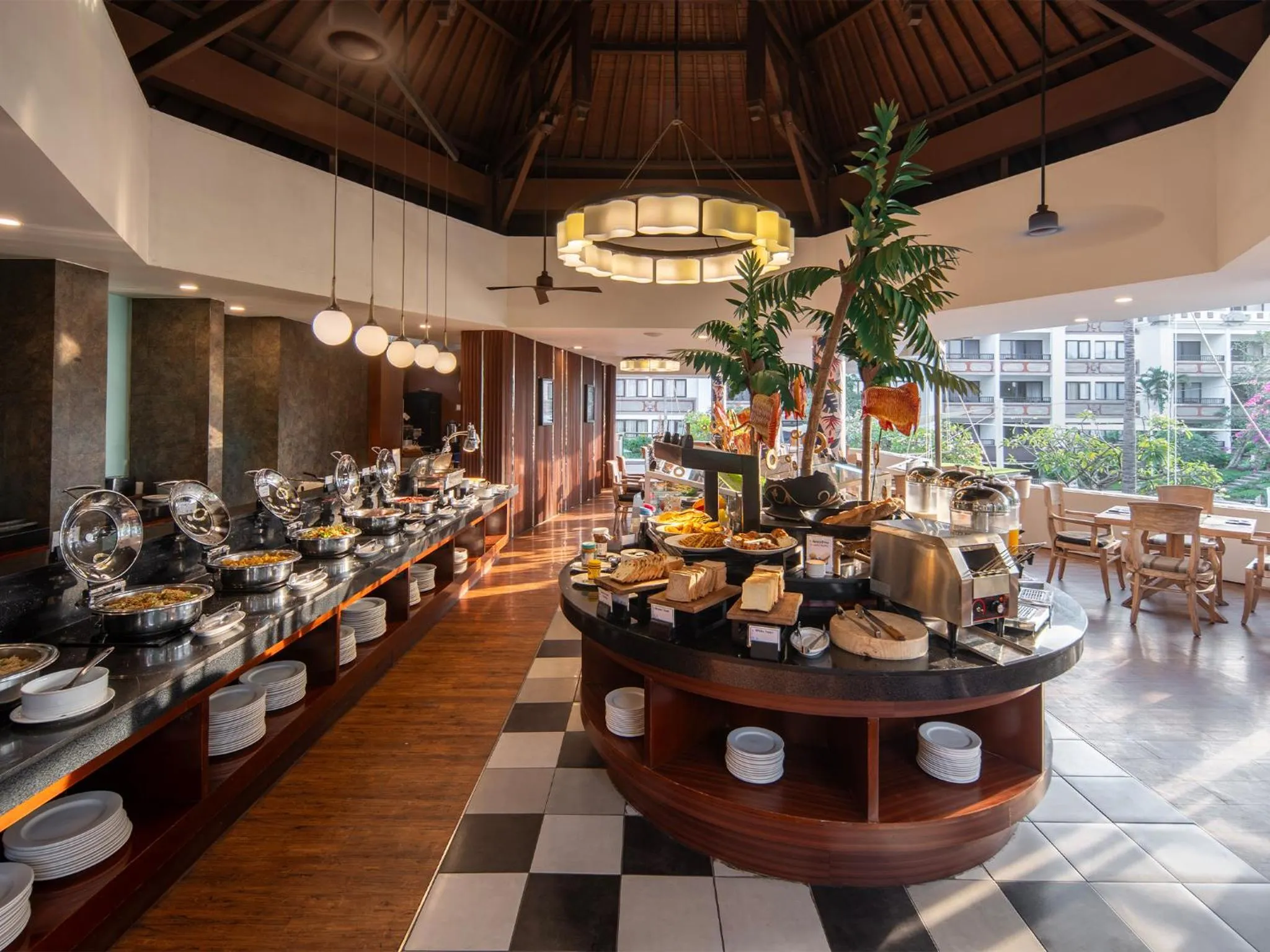 Restaurant/places to eat in Prime Plaza Suites Sanur – Bali