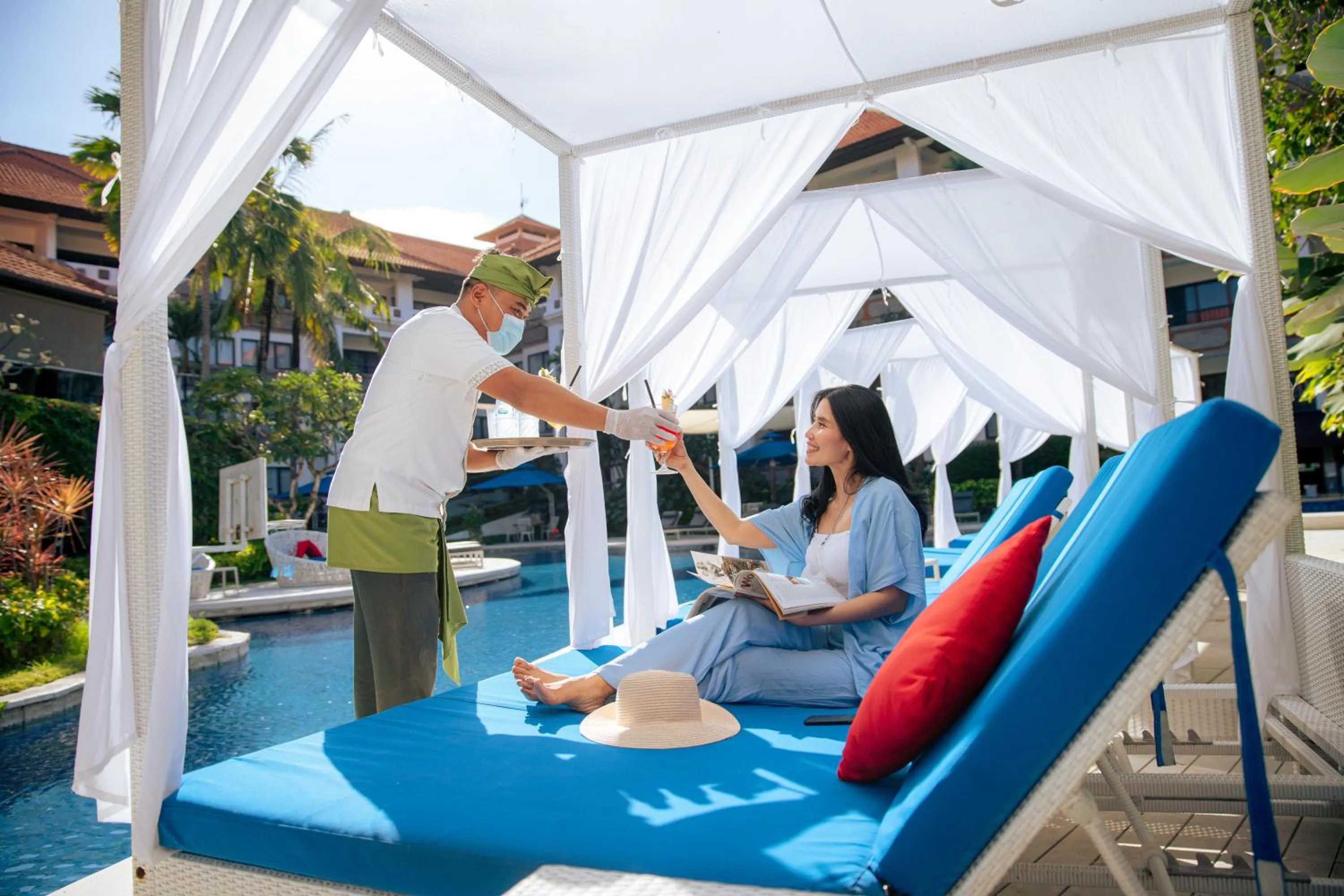 Swimming pool in Prime Plaza Suites Sanur – Bali