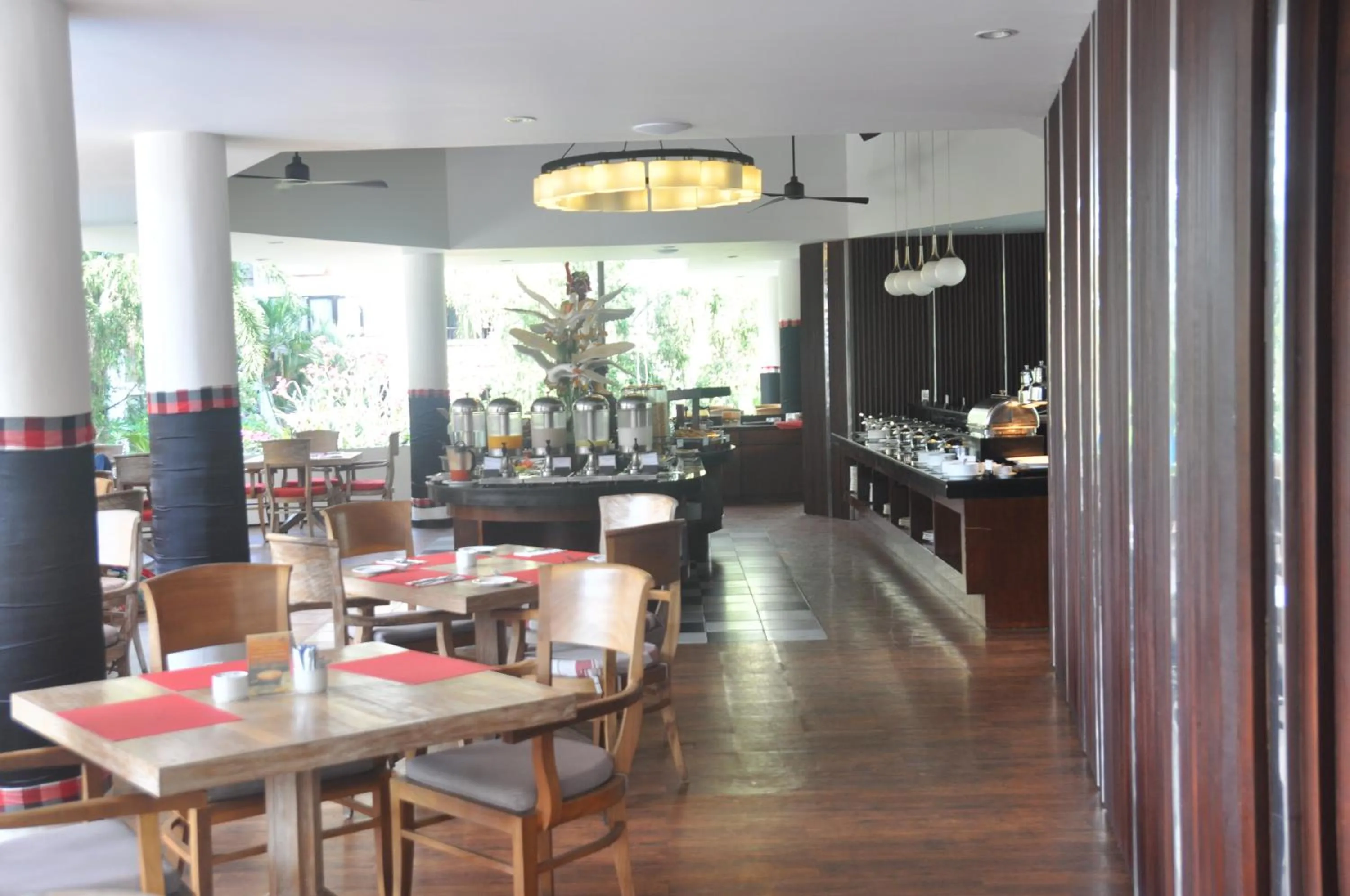 Restaurant/places to eat in Prime Plaza Suites Sanur – Bali
