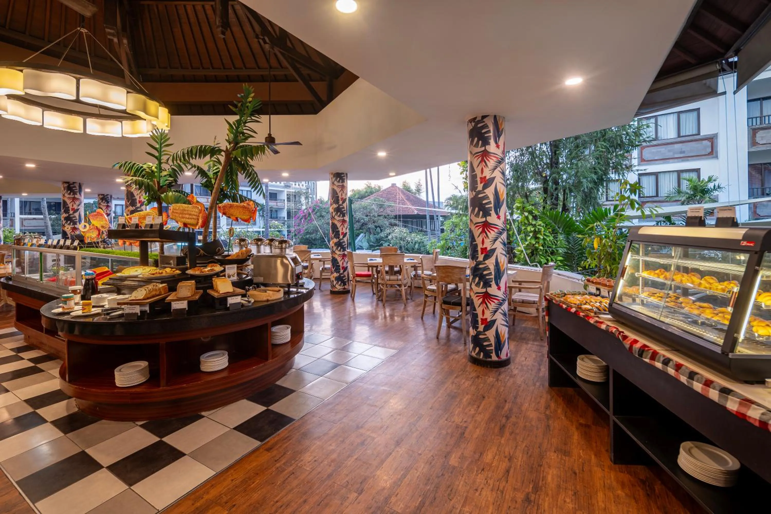 Restaurant/places to eat in Prime Plaza Suites Sanur – Bali