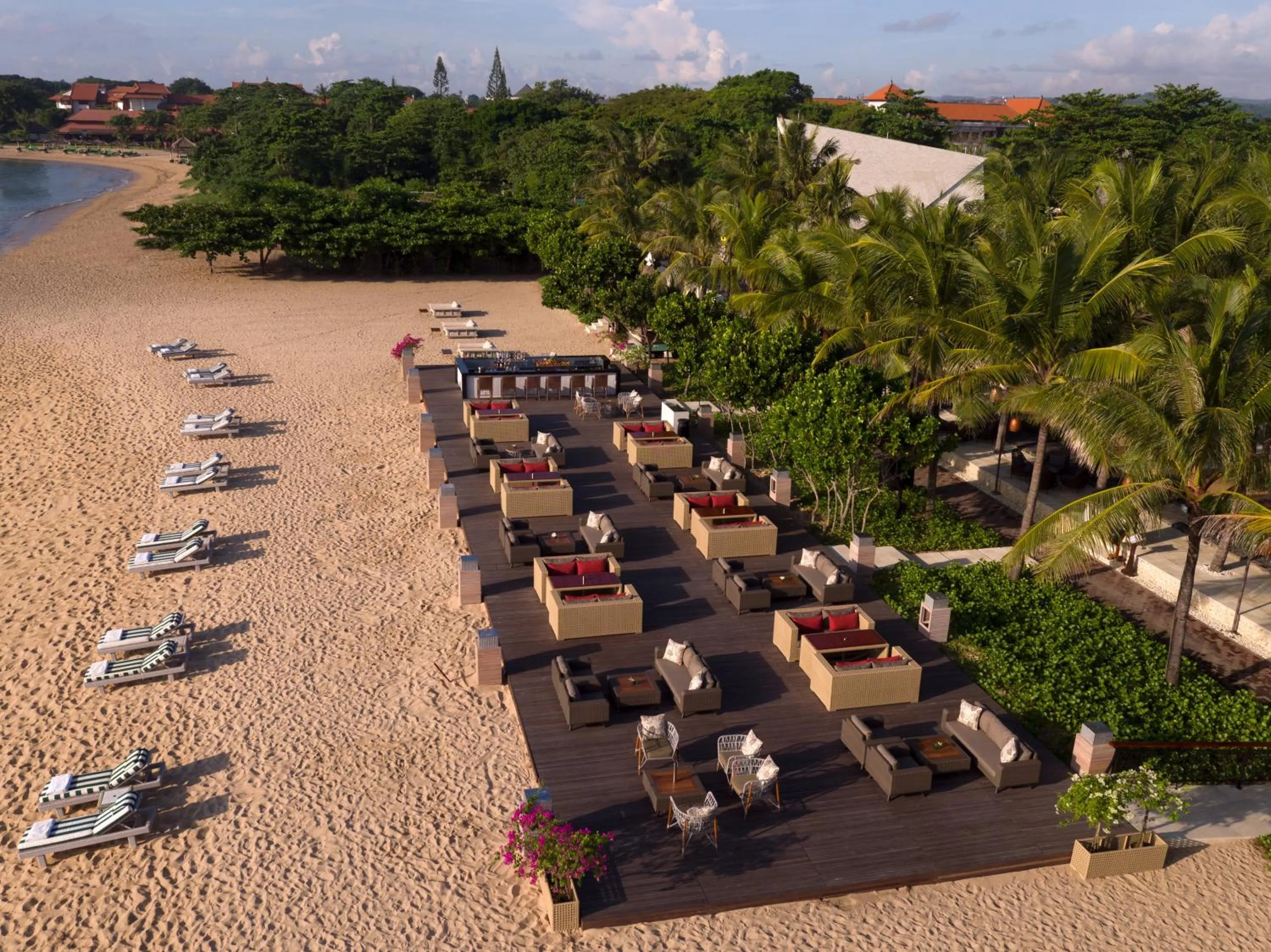 Restaurant/places to eat in The Royal Santrian