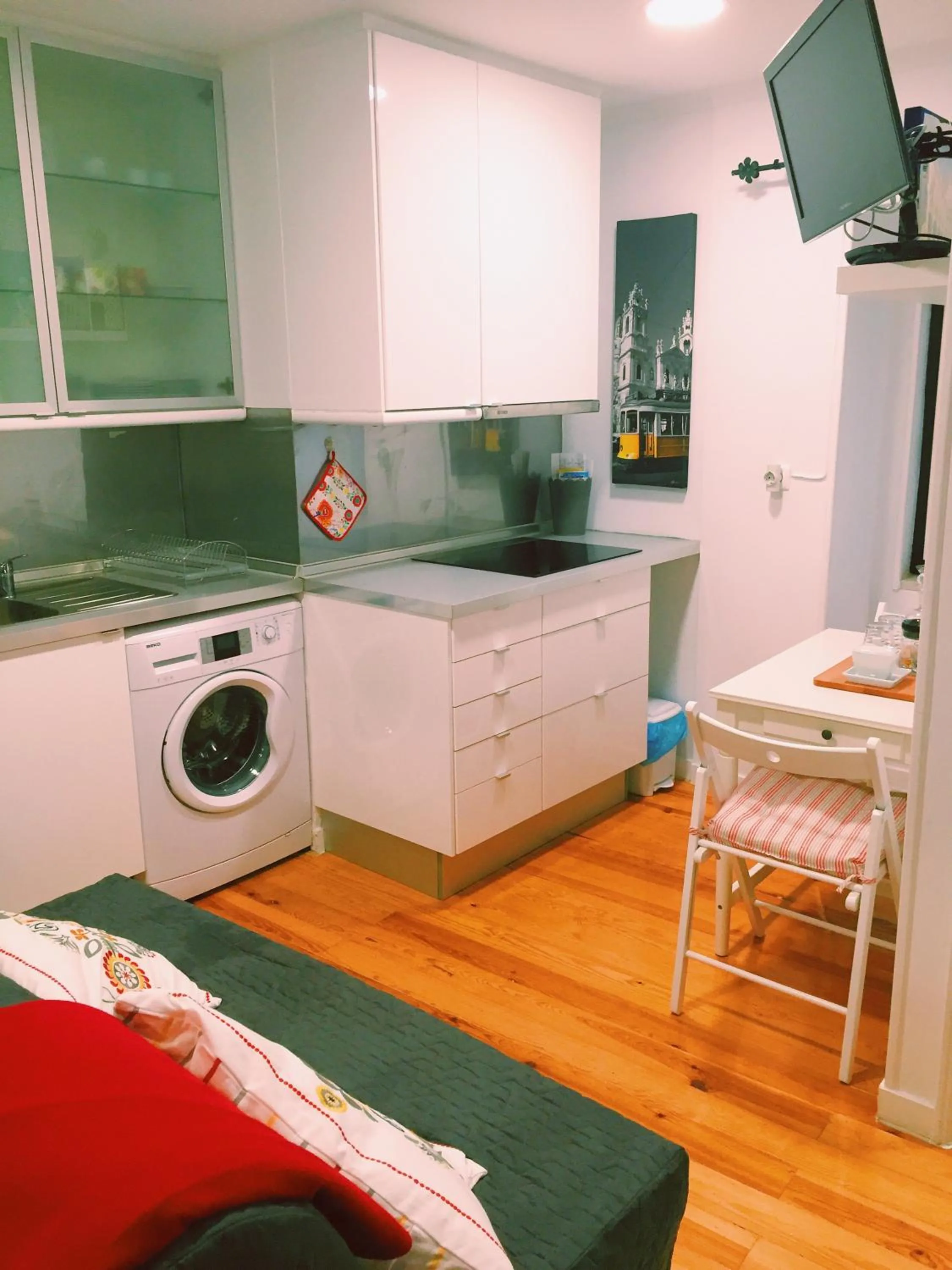Kitchen or kitchenette in Casa do Garcês by Lisbon Village Apartments
