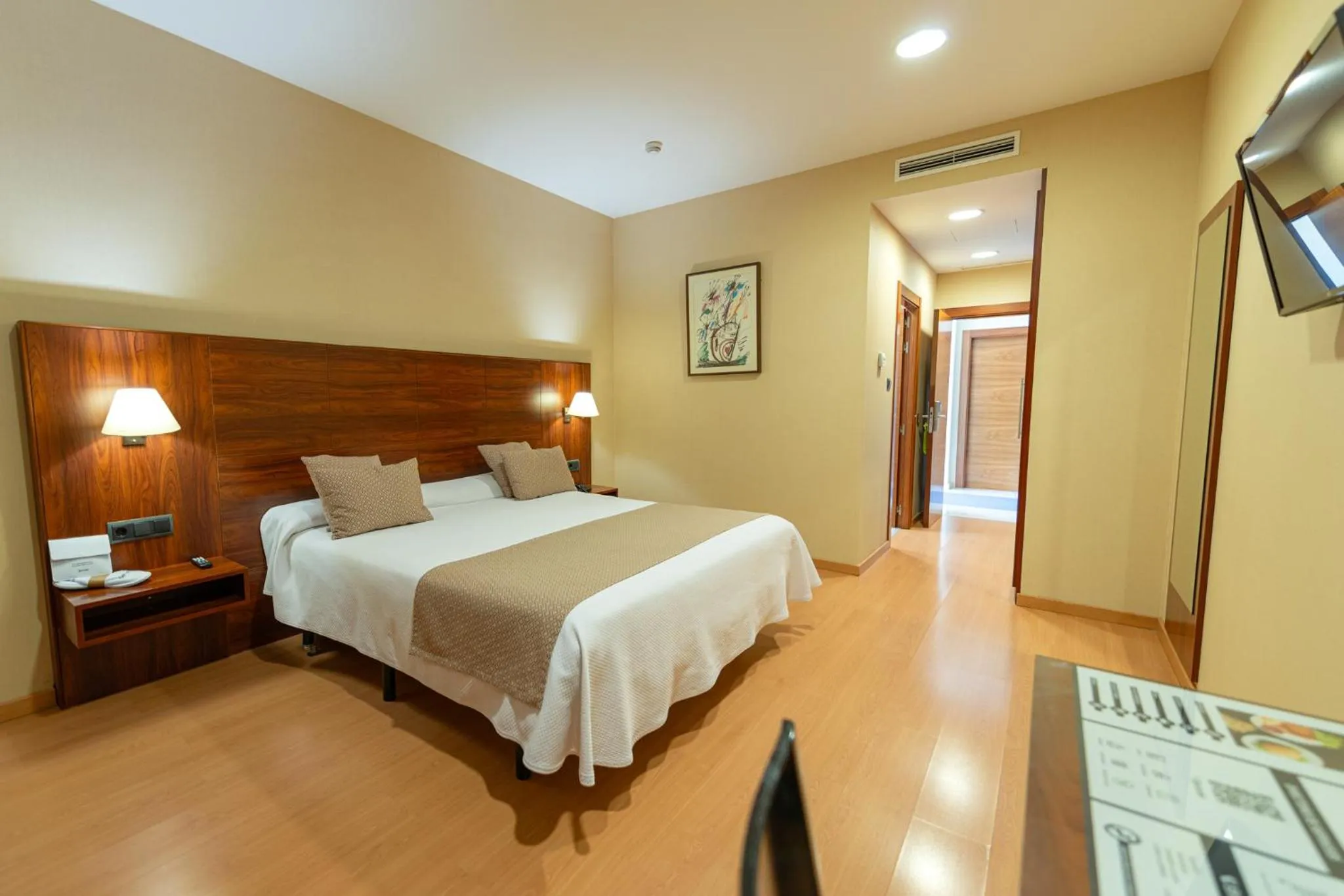 Bed in Sercotel Riscal