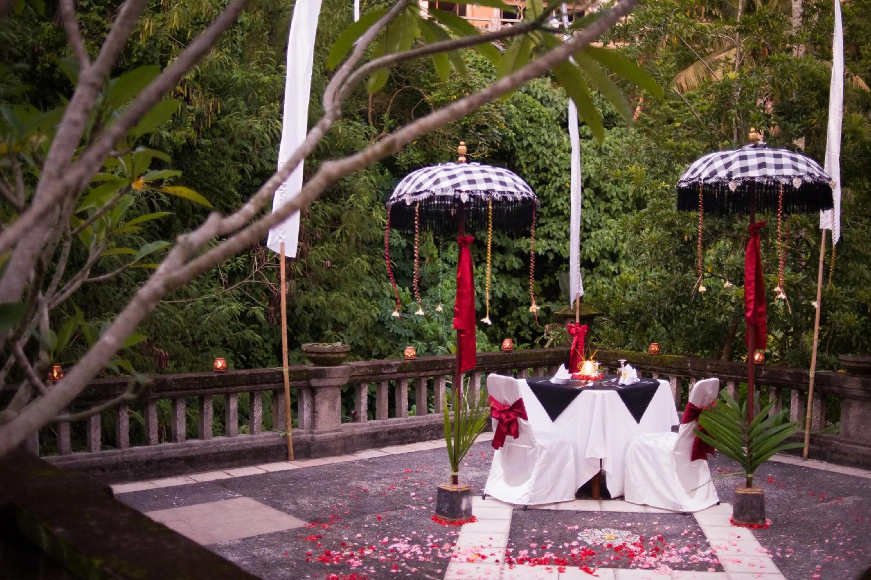 Area and facilities in Santi Mandala Villa & Spa