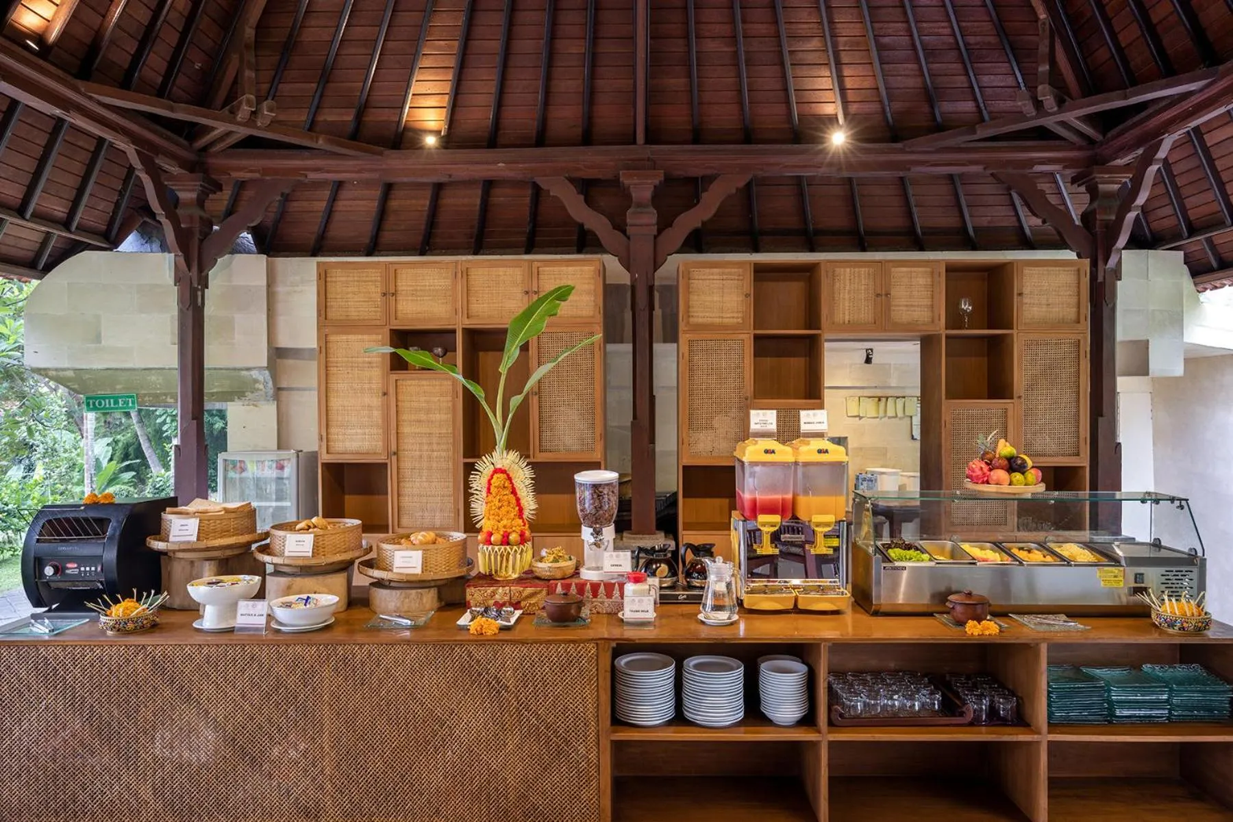 Breakfast in Santi Mandala Villa & Spa