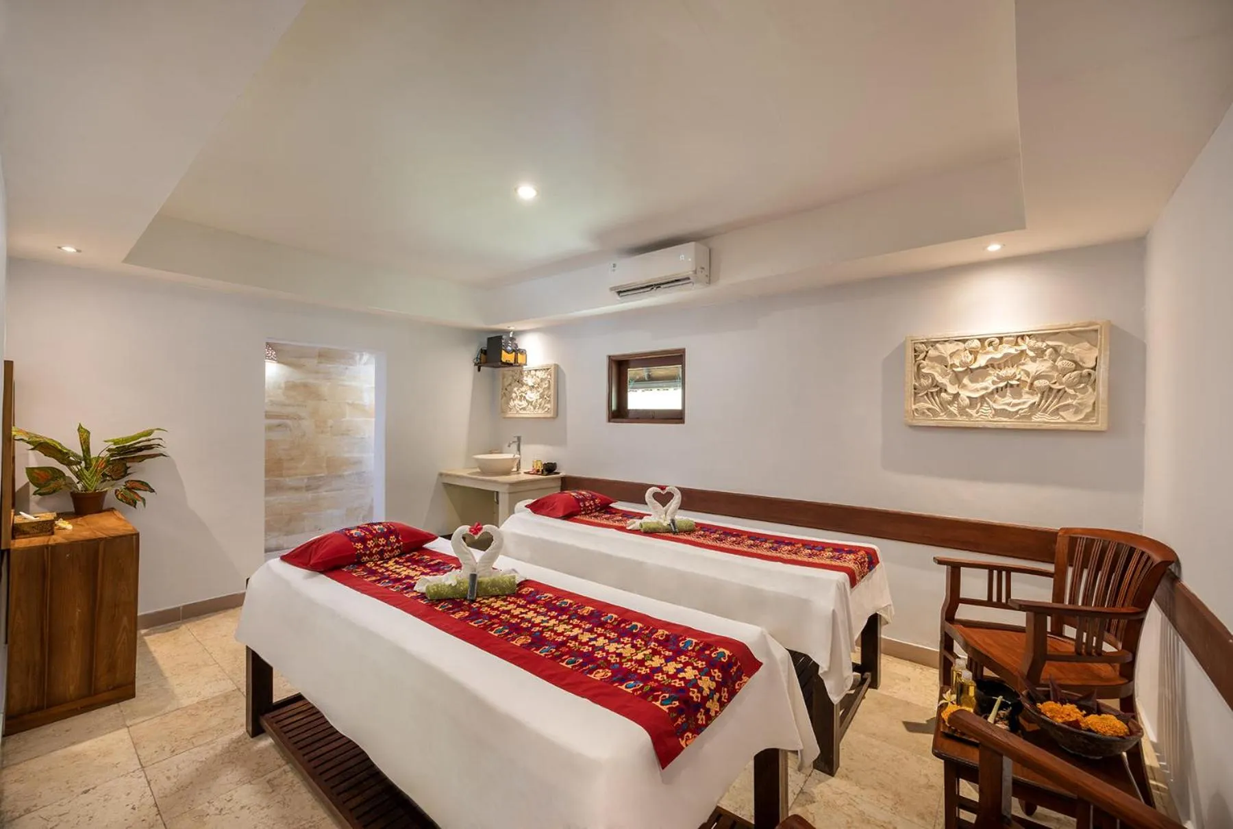 Property building, Bed in Santi Mandala Villa & Spa