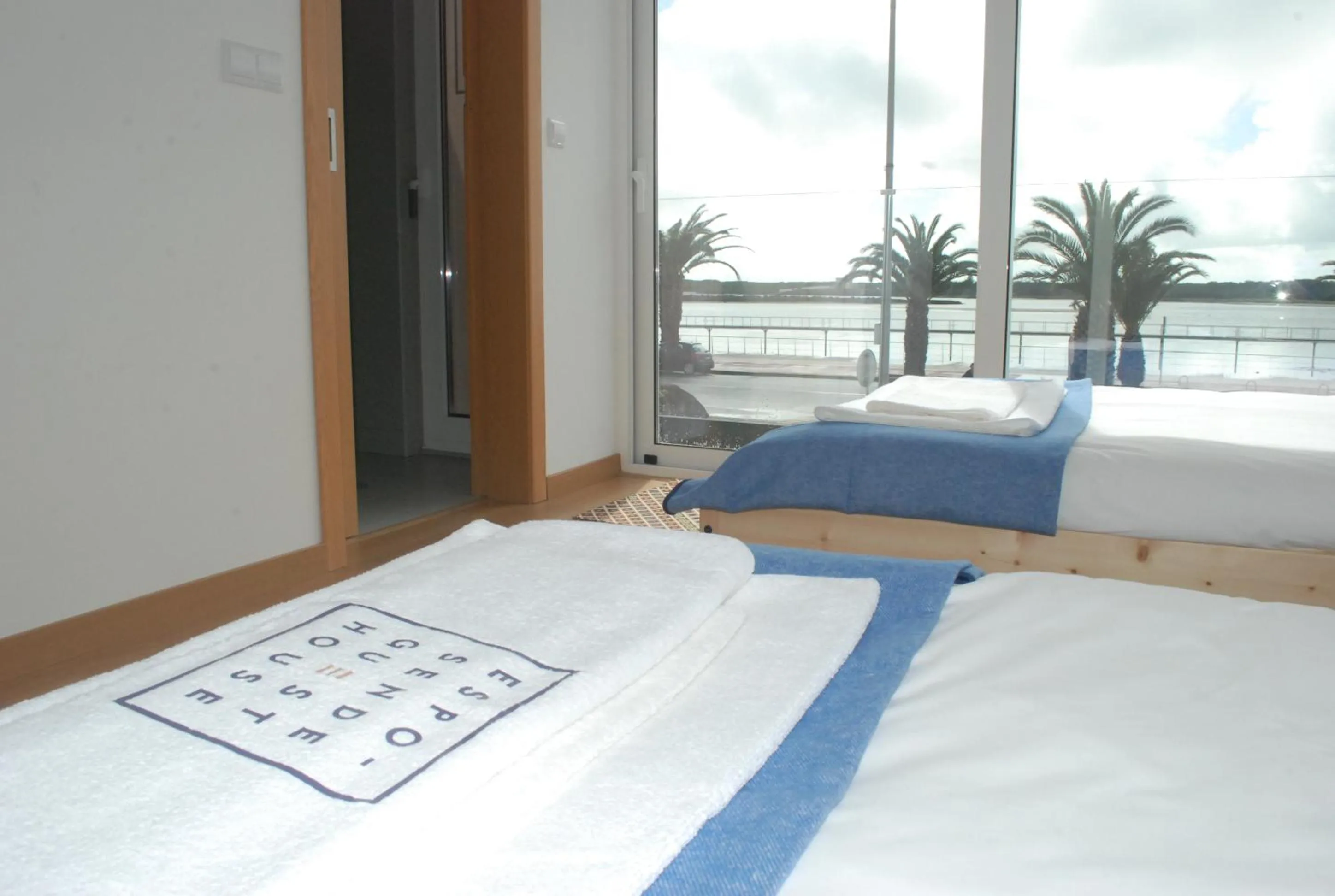 Double Room with River View - single occupancy in EsposendeGuesthouse
