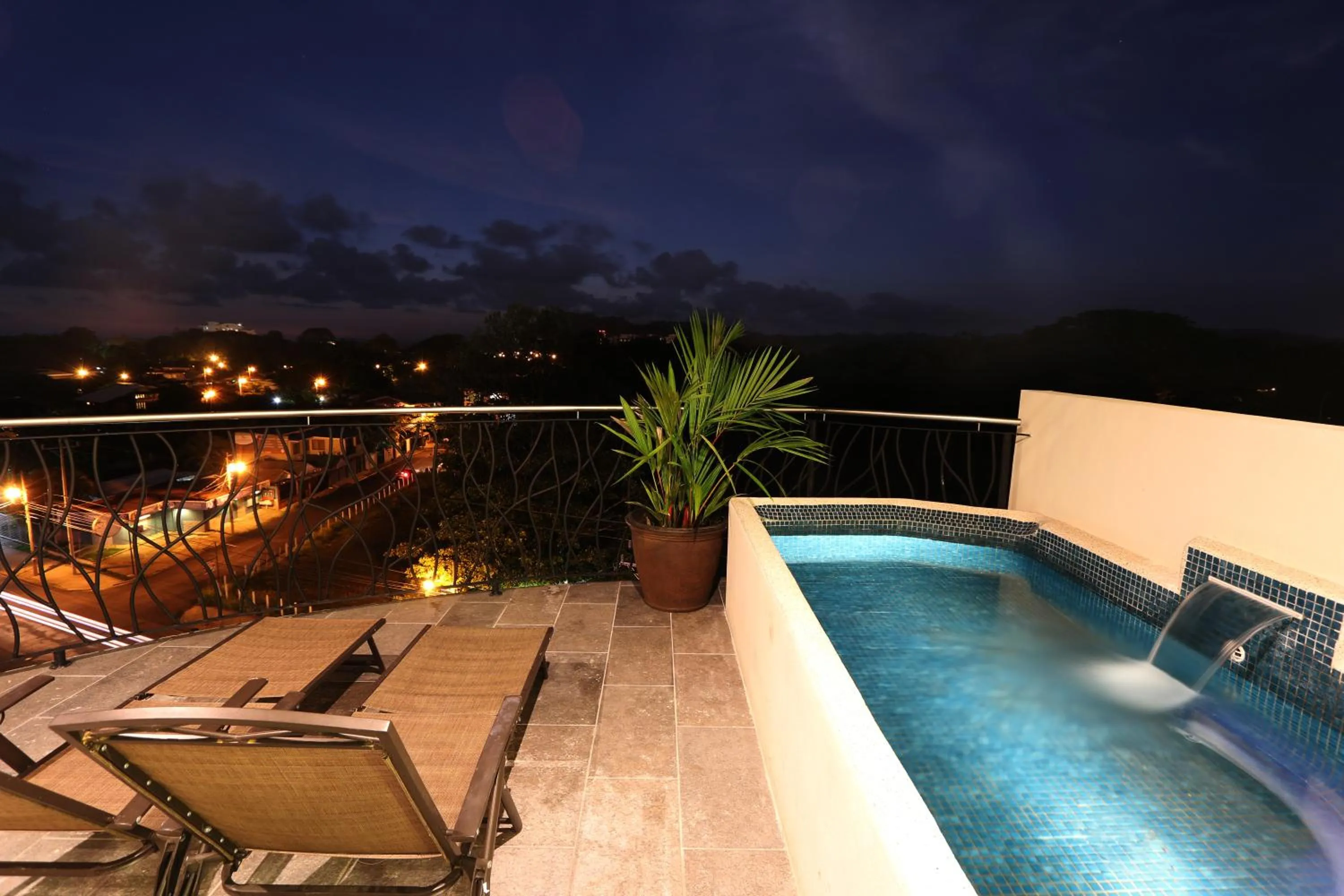 Night in Luxury SKY PENTHOUSES 3-6BR Condo-Hotel at Oceano Jaco