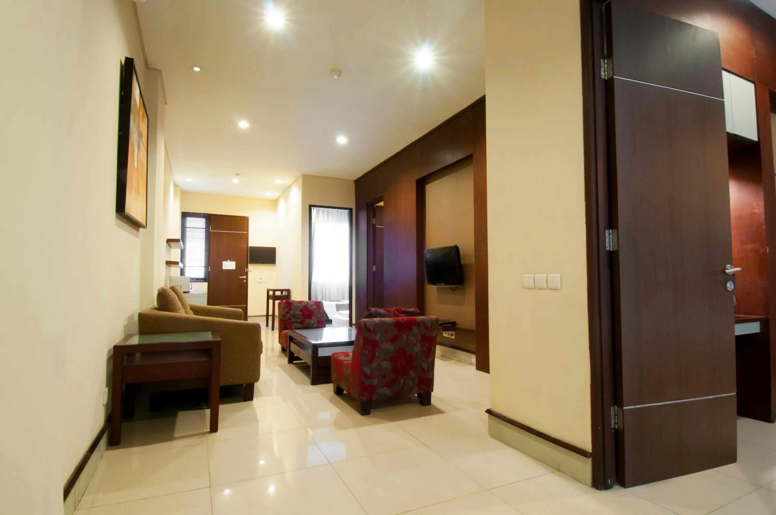 Living room, TV/Entertainment Center in 100 Sunset Boutique