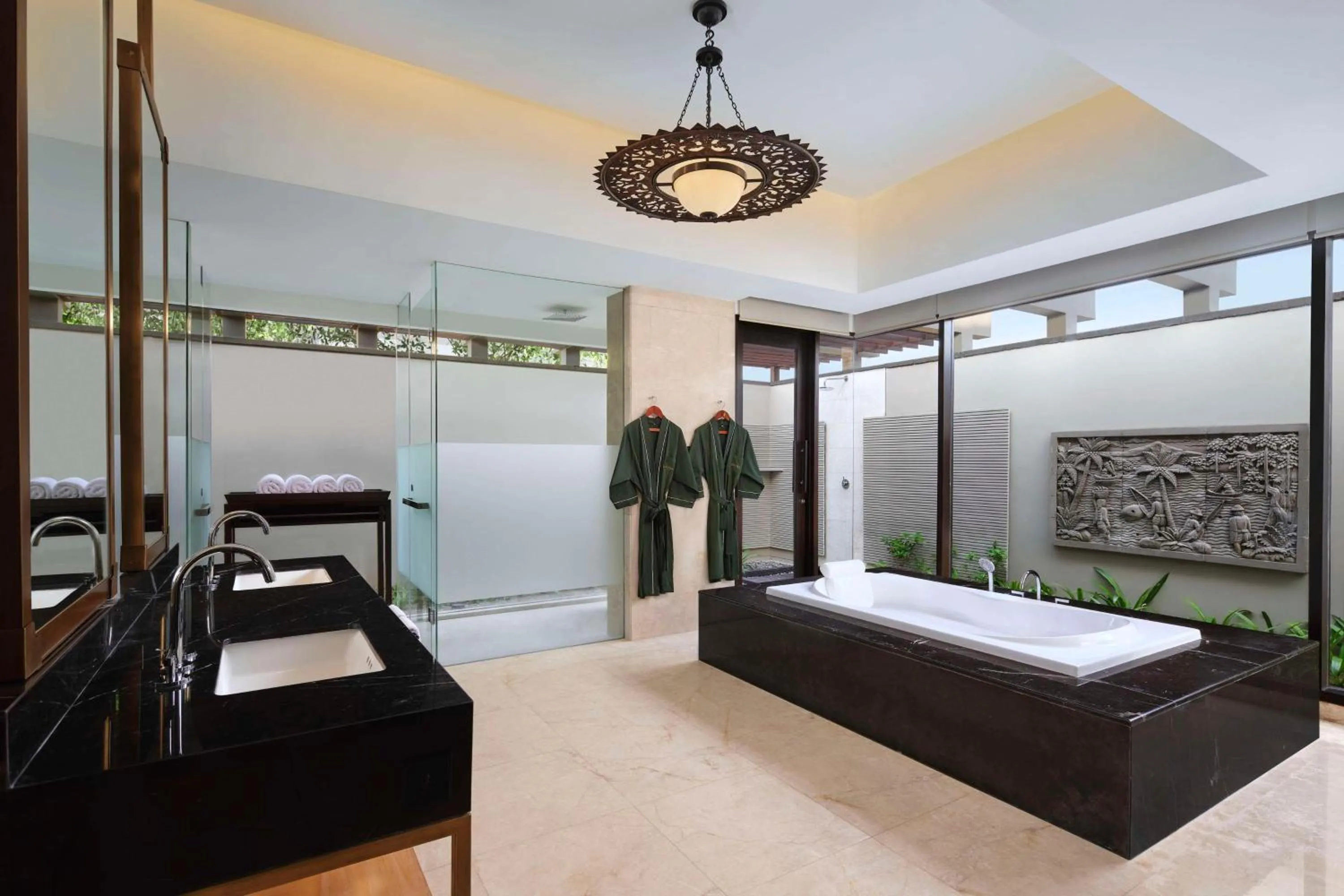 Bathroom, Bed in Umana Bali, LXR Hotels & Resorts