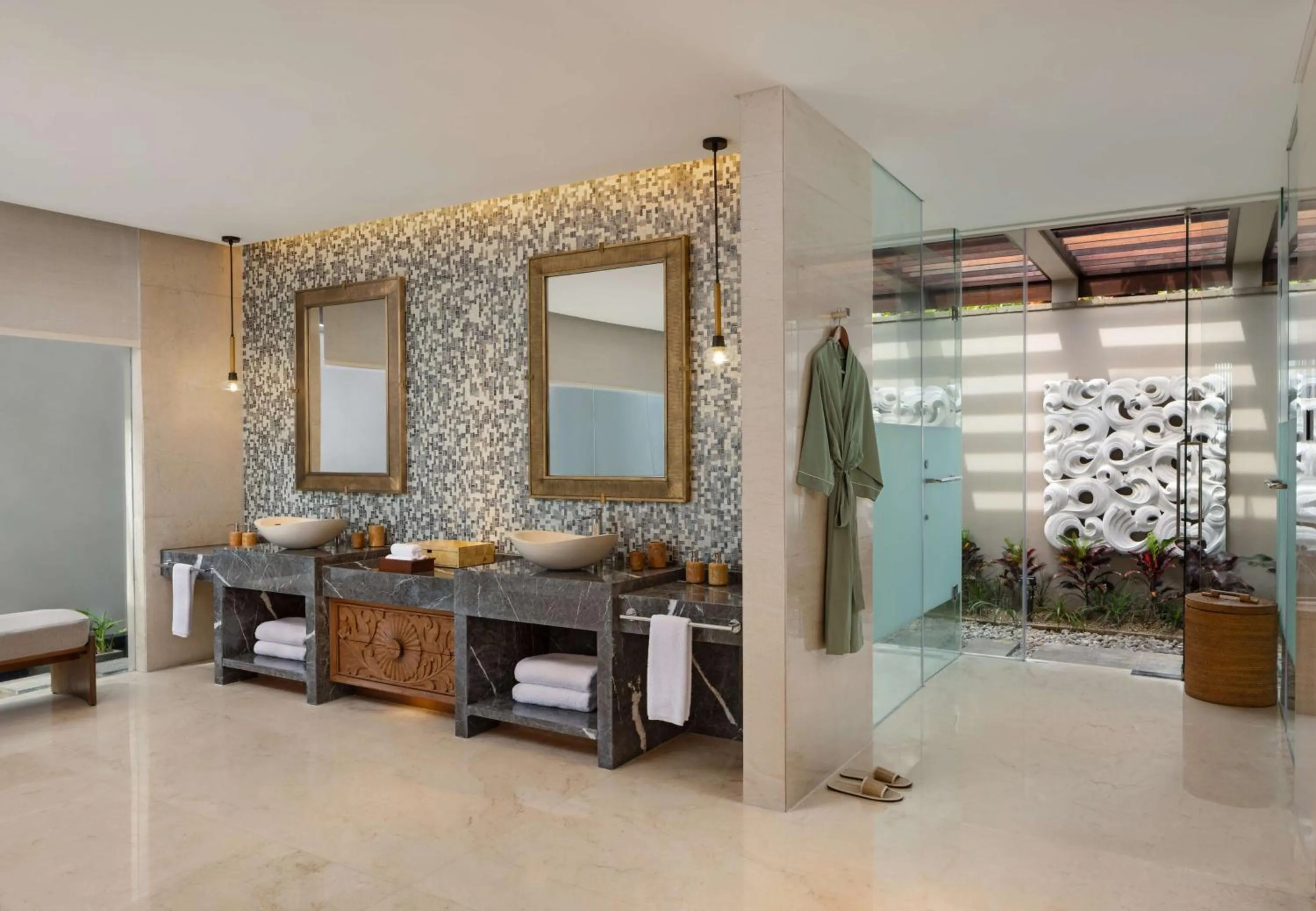 Bathroom in Umana Bali, LXR Hotels & Resorts