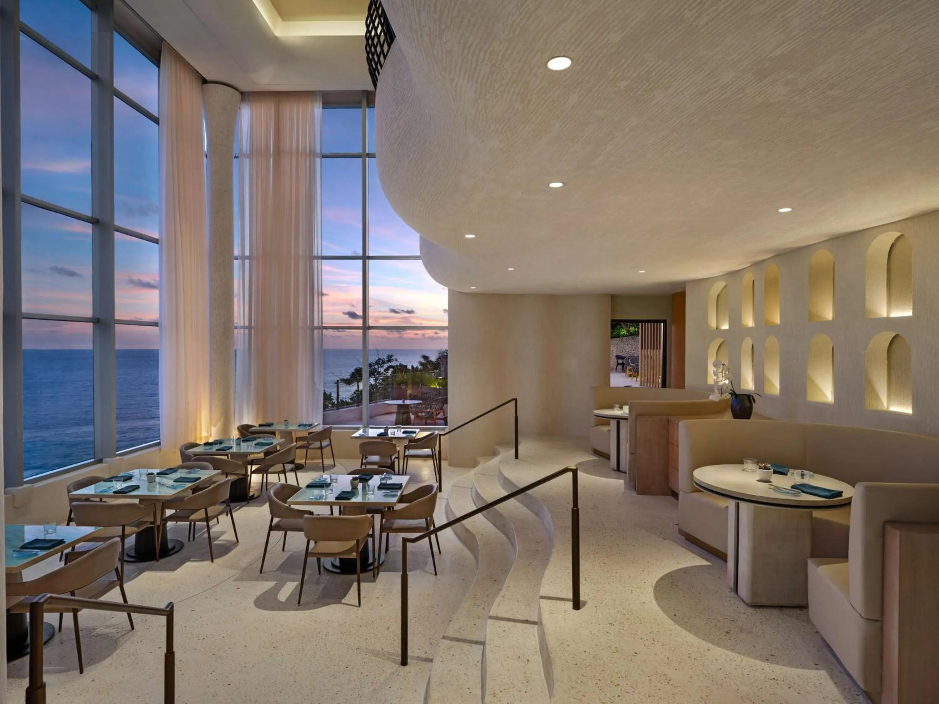 Restaurant/places to eat in Umana Bali, LXR Hotels & Resorts