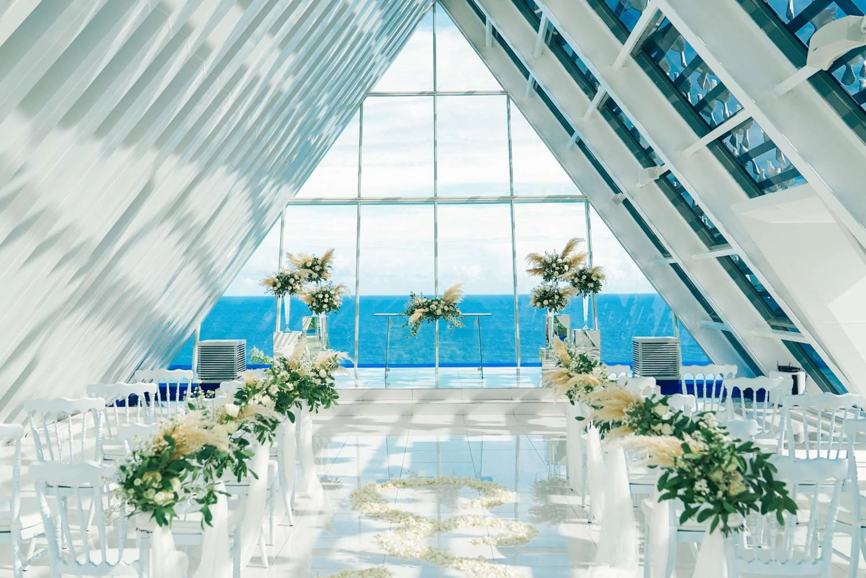 Meeting/conference room in Umana Bali, LXR Hotels & Resorts