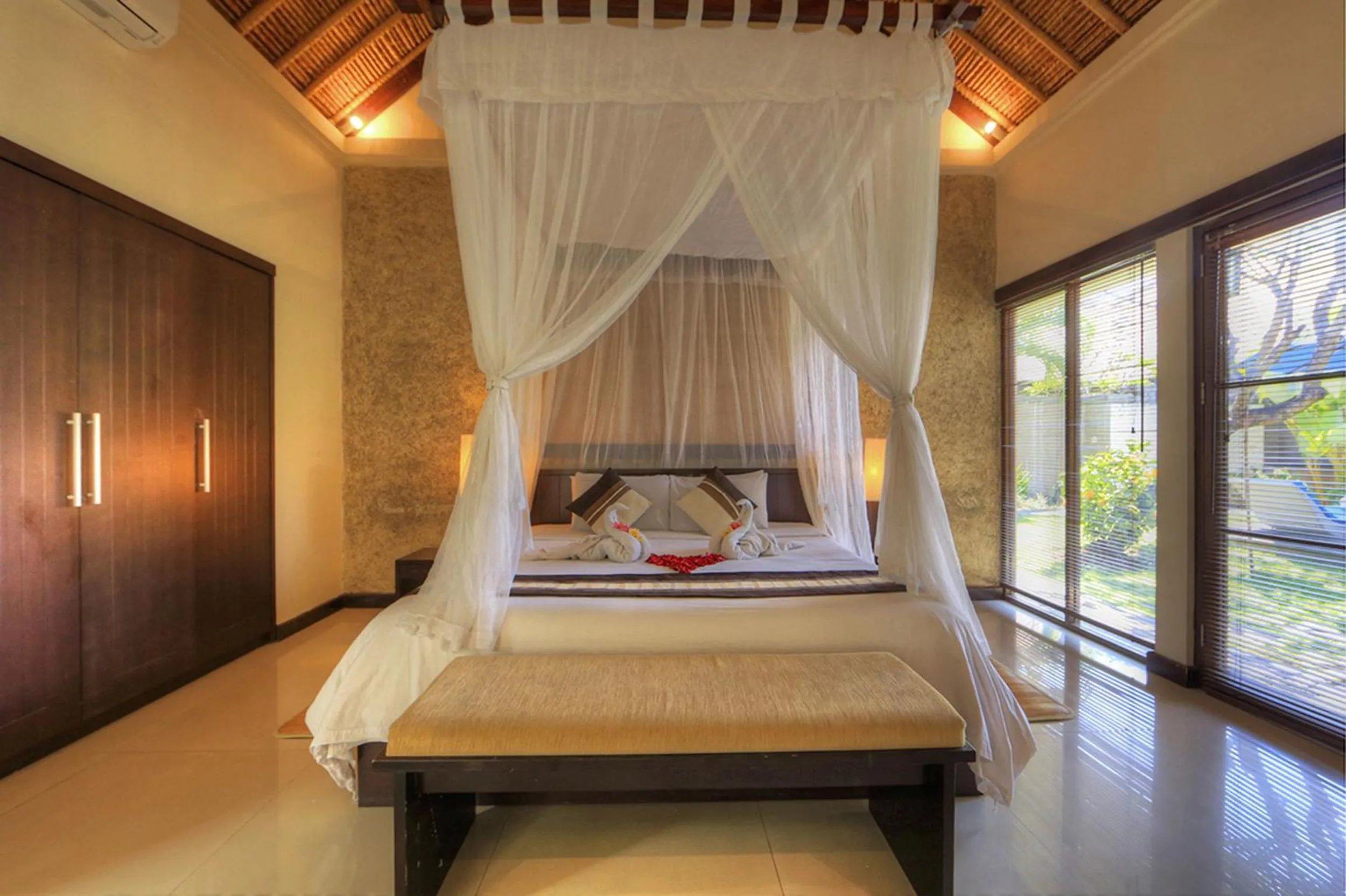 Bedroom, Bed in Bali Rich Villas
