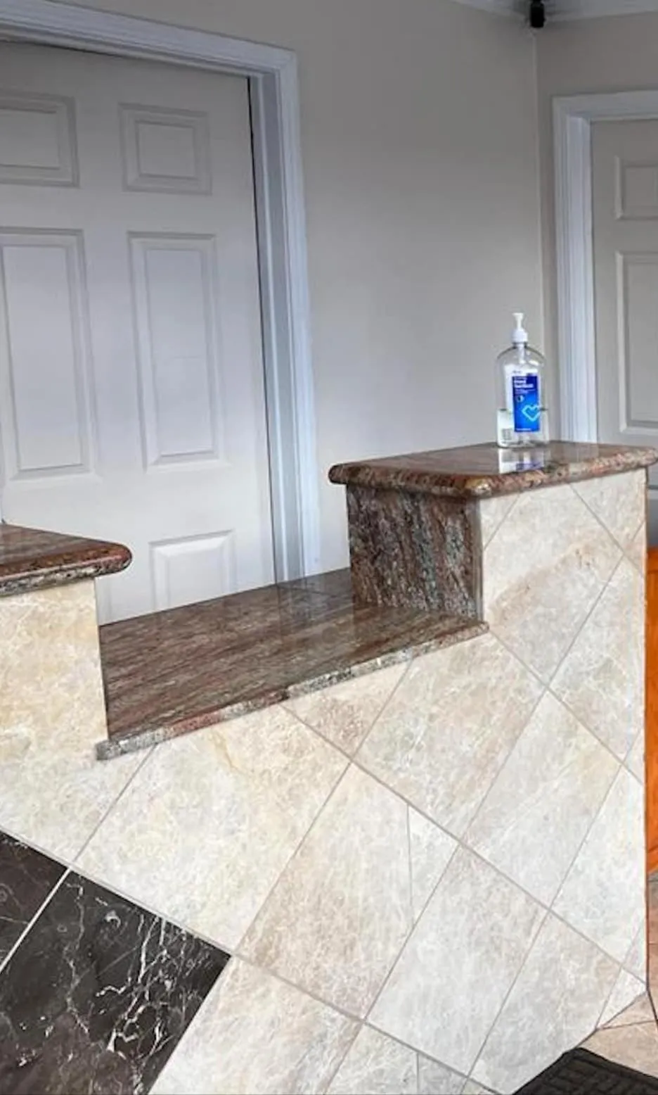 Lobby or reception in Budget Lodge by OYO Portland West