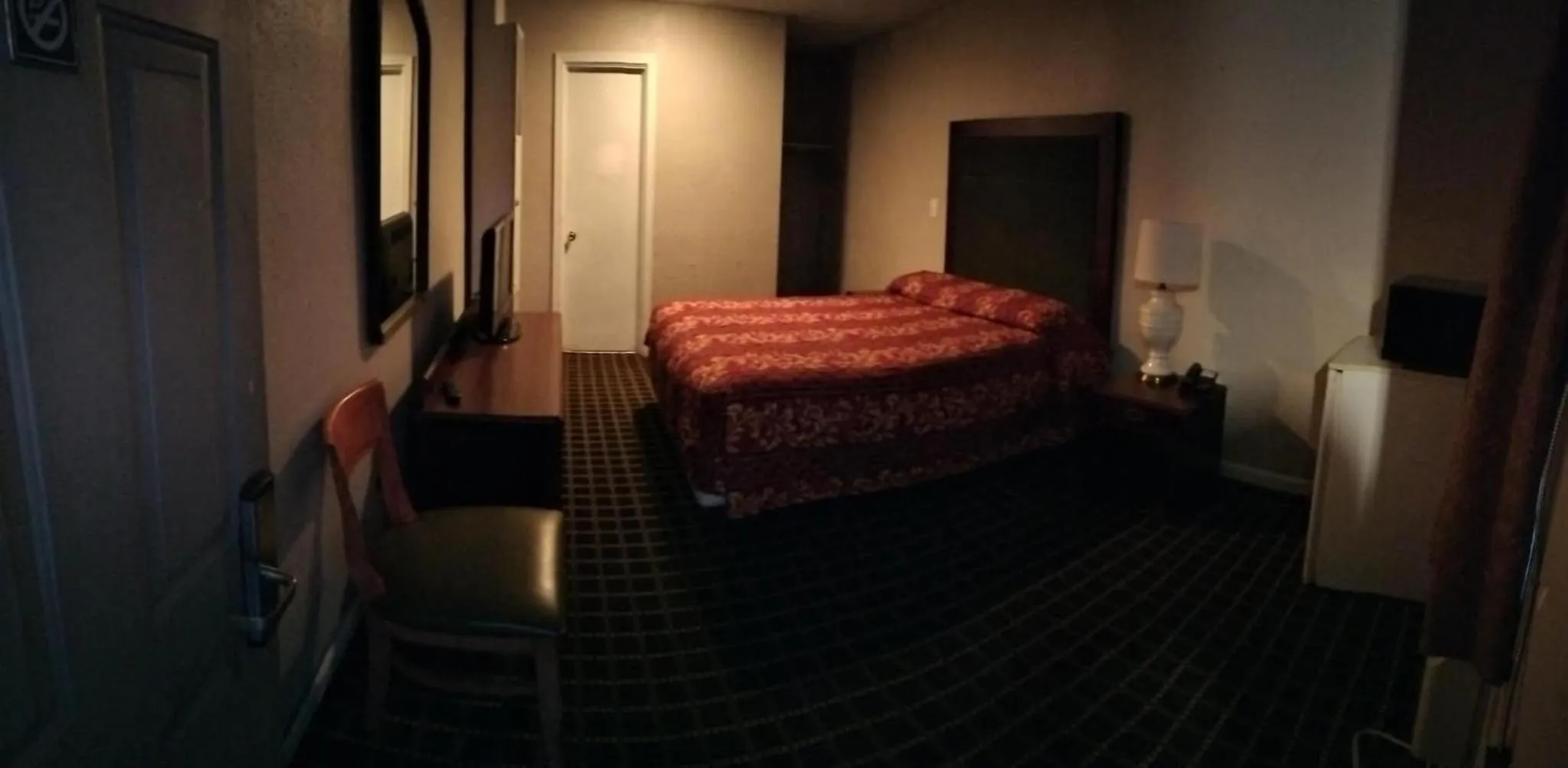 Bedroom, Bed in Budget Lodge by OYO Portland West