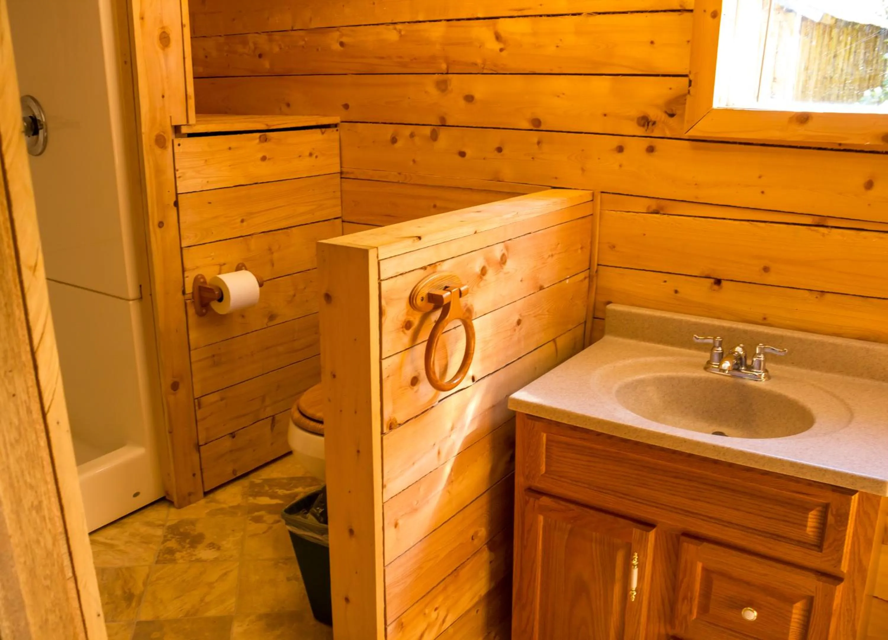 Shower in Midnight Sun Log Cabins