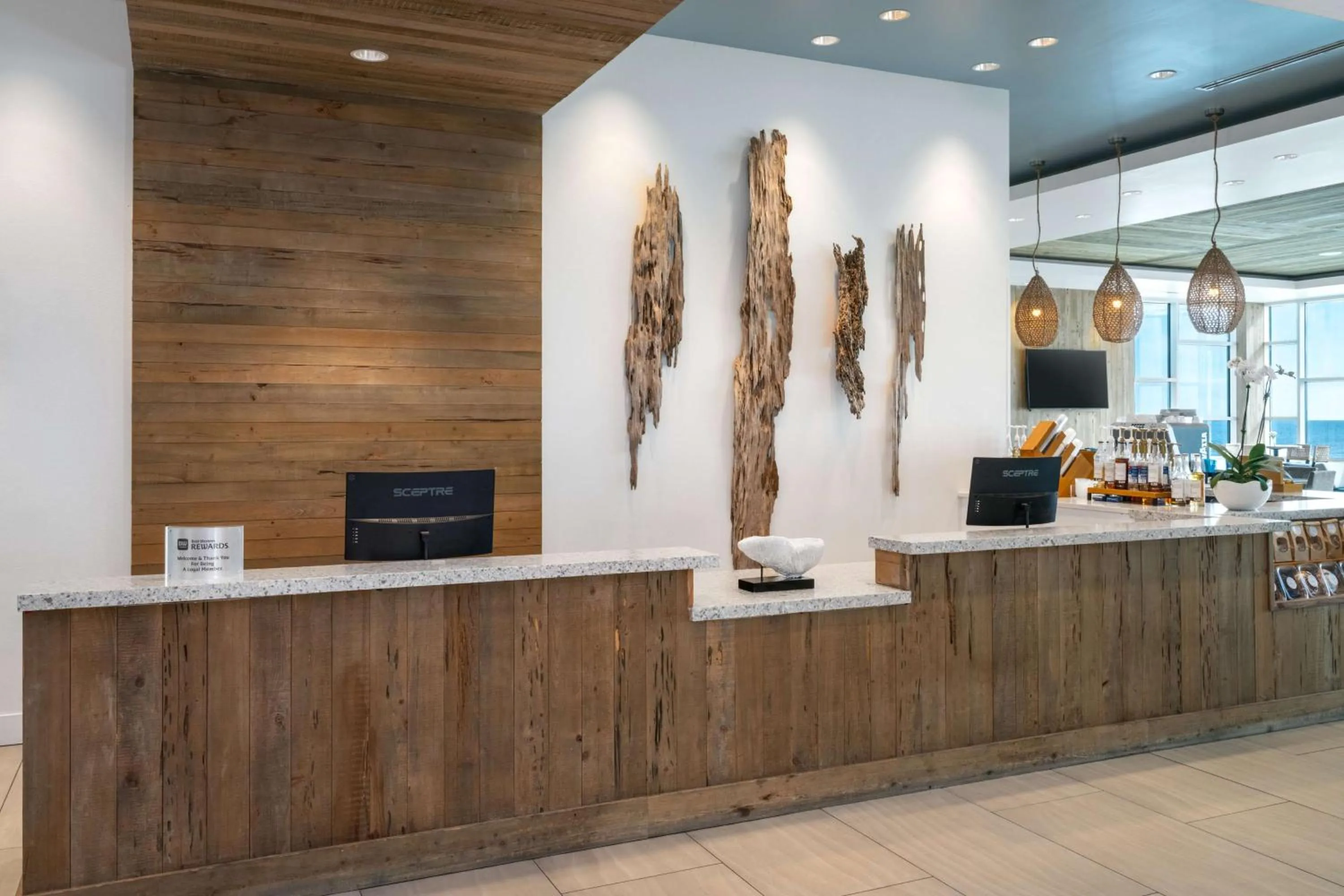 Lobby or reception in Best Western Premier - The Tides