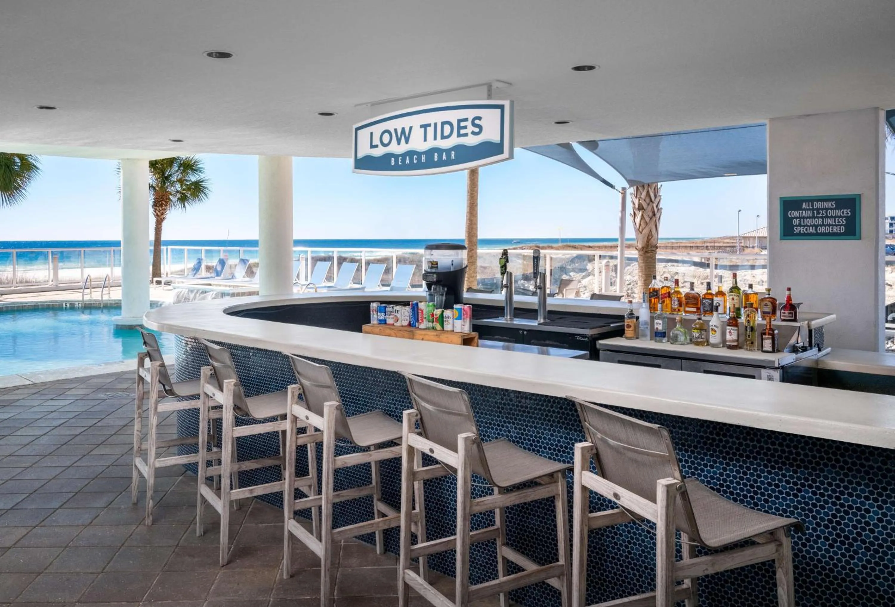 Lounge or bar in Best Western Premier - The Tides
