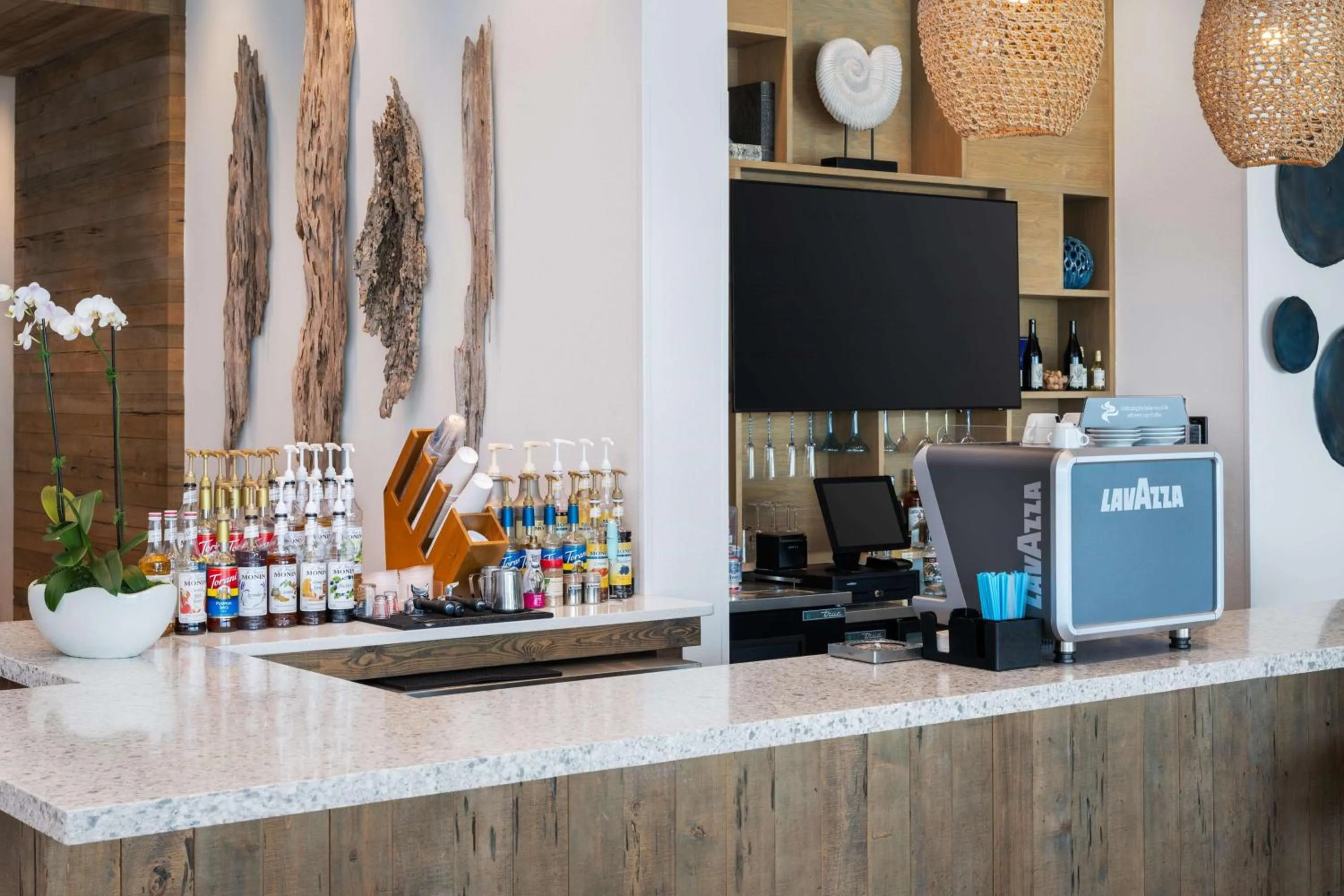 Food and drinks in Best Western Premier - The Tides