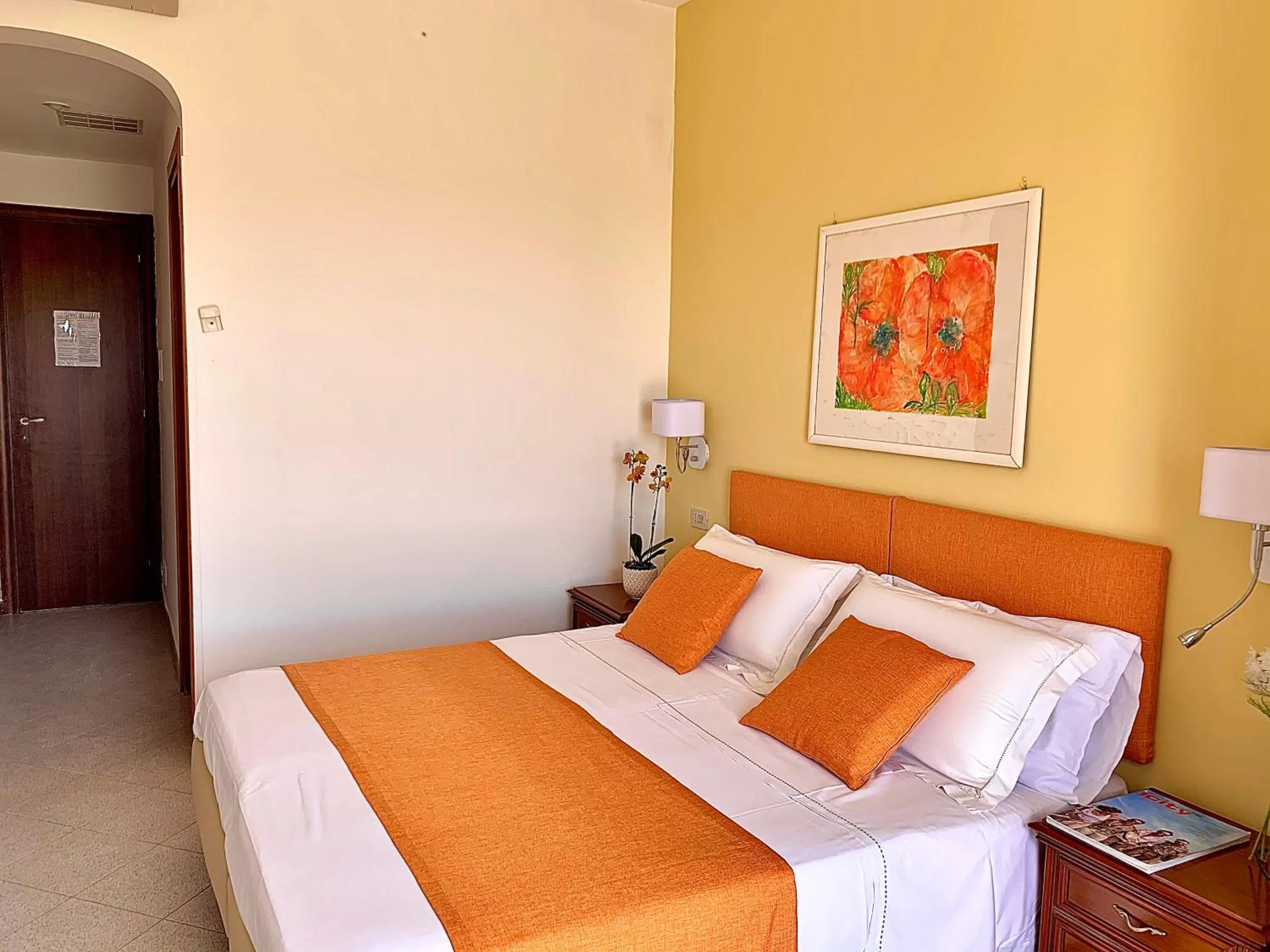 Photo of the whole room, Bed in Resort Villa Flavio