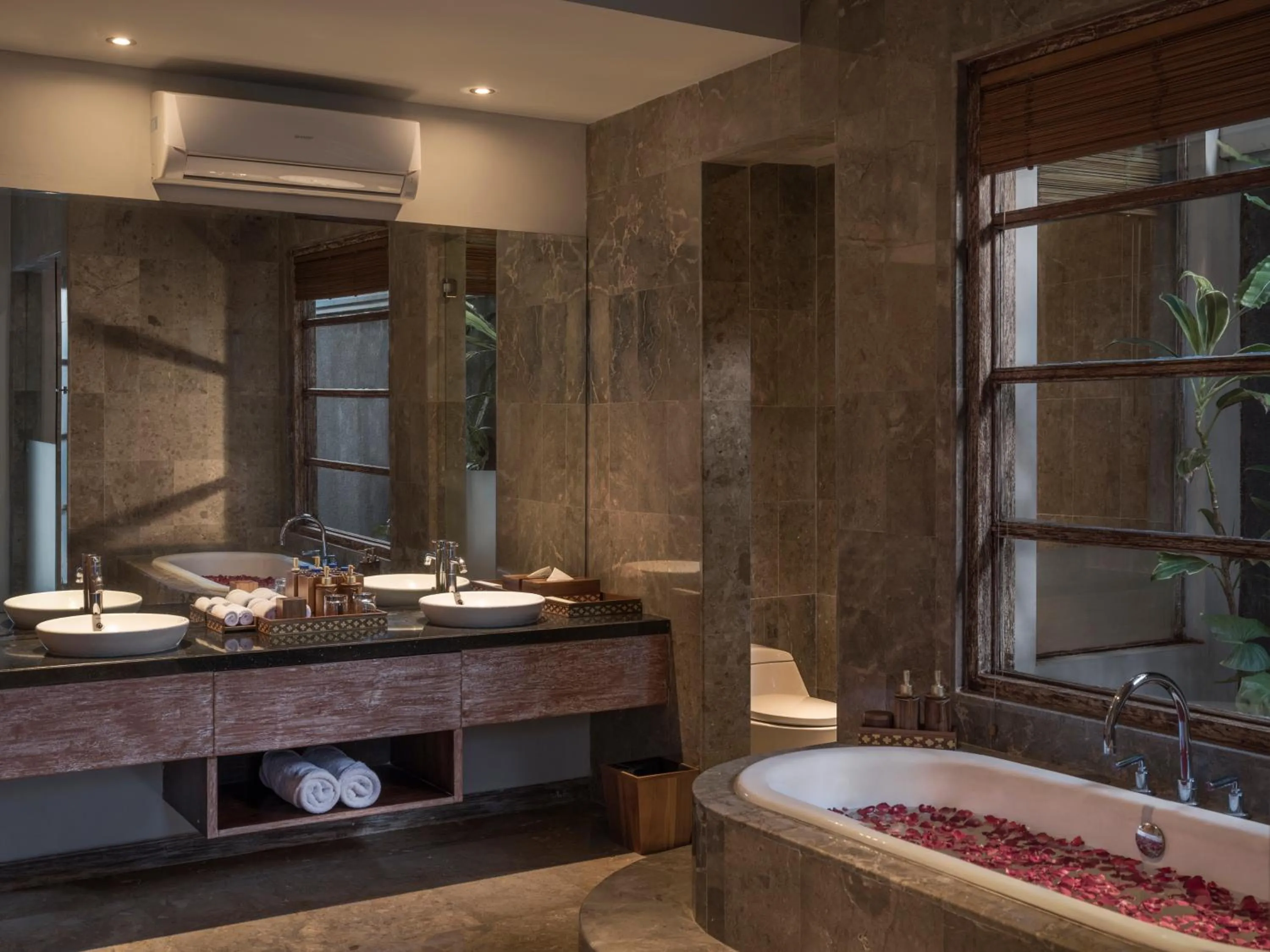 Toilet in The Wolas Villas