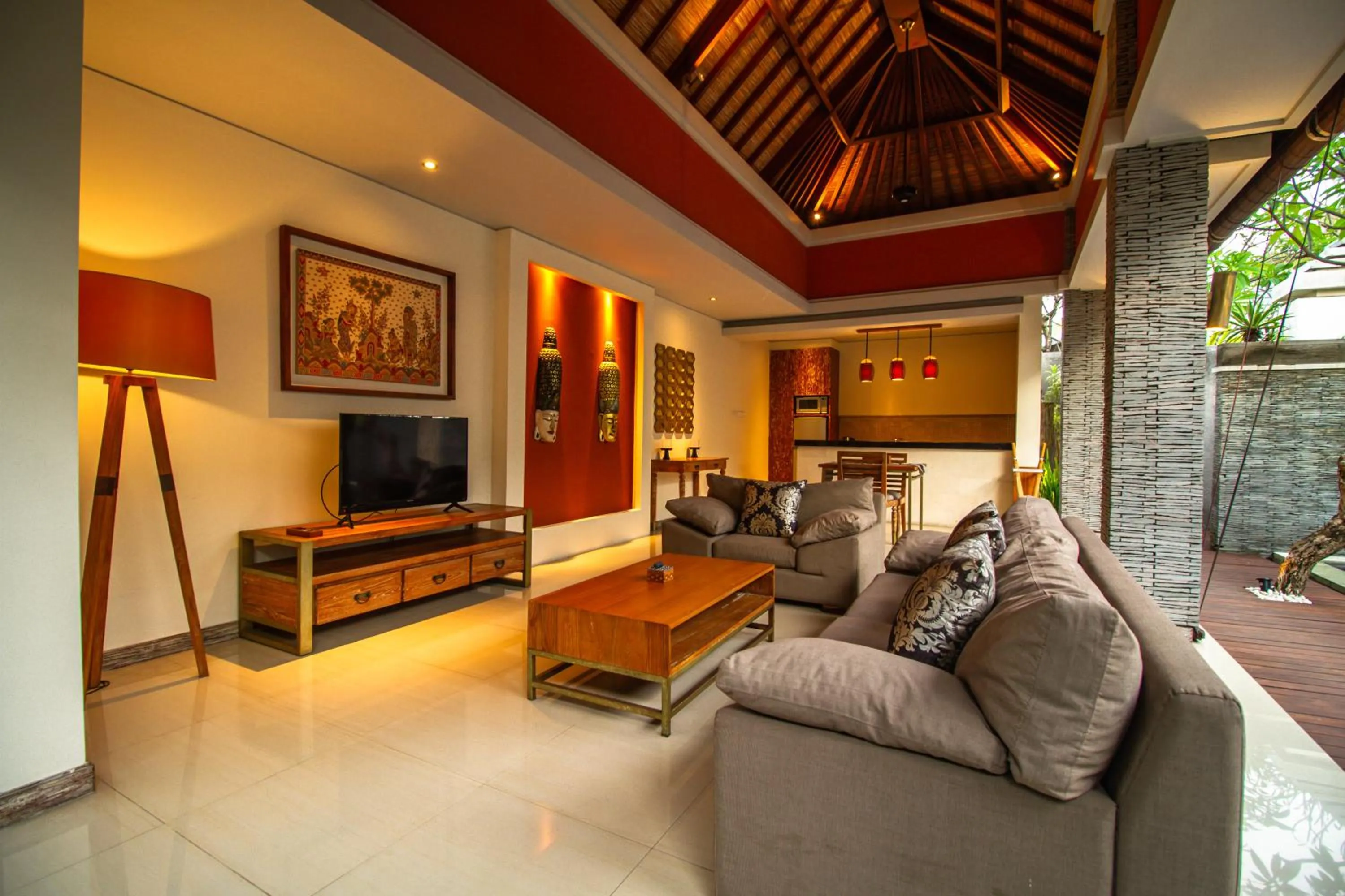 TV and multimedia in The Wolas Villas