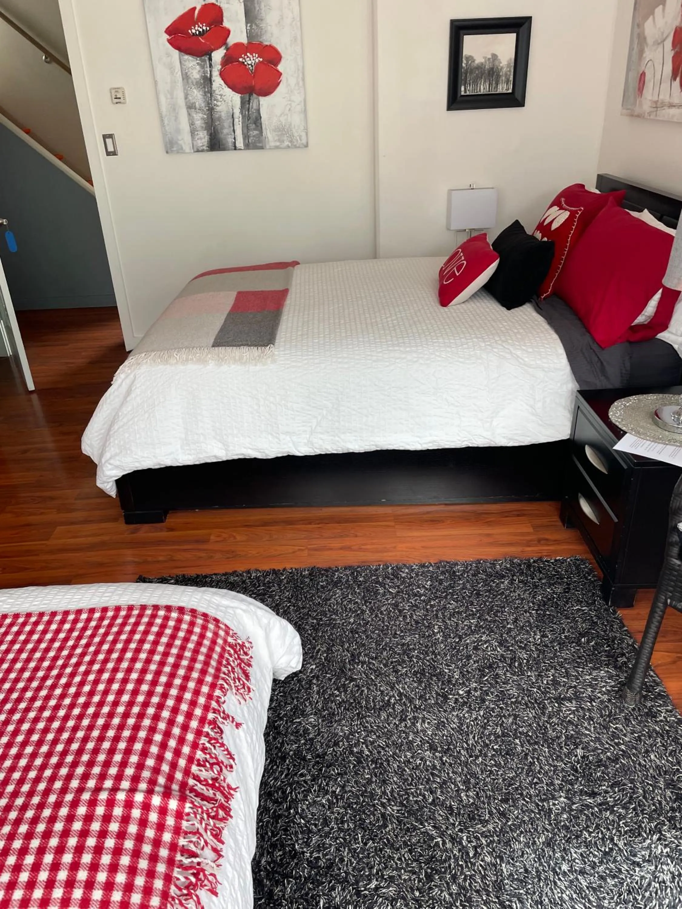 Bed in A Float Home B&B in Fisherman’s Wharf