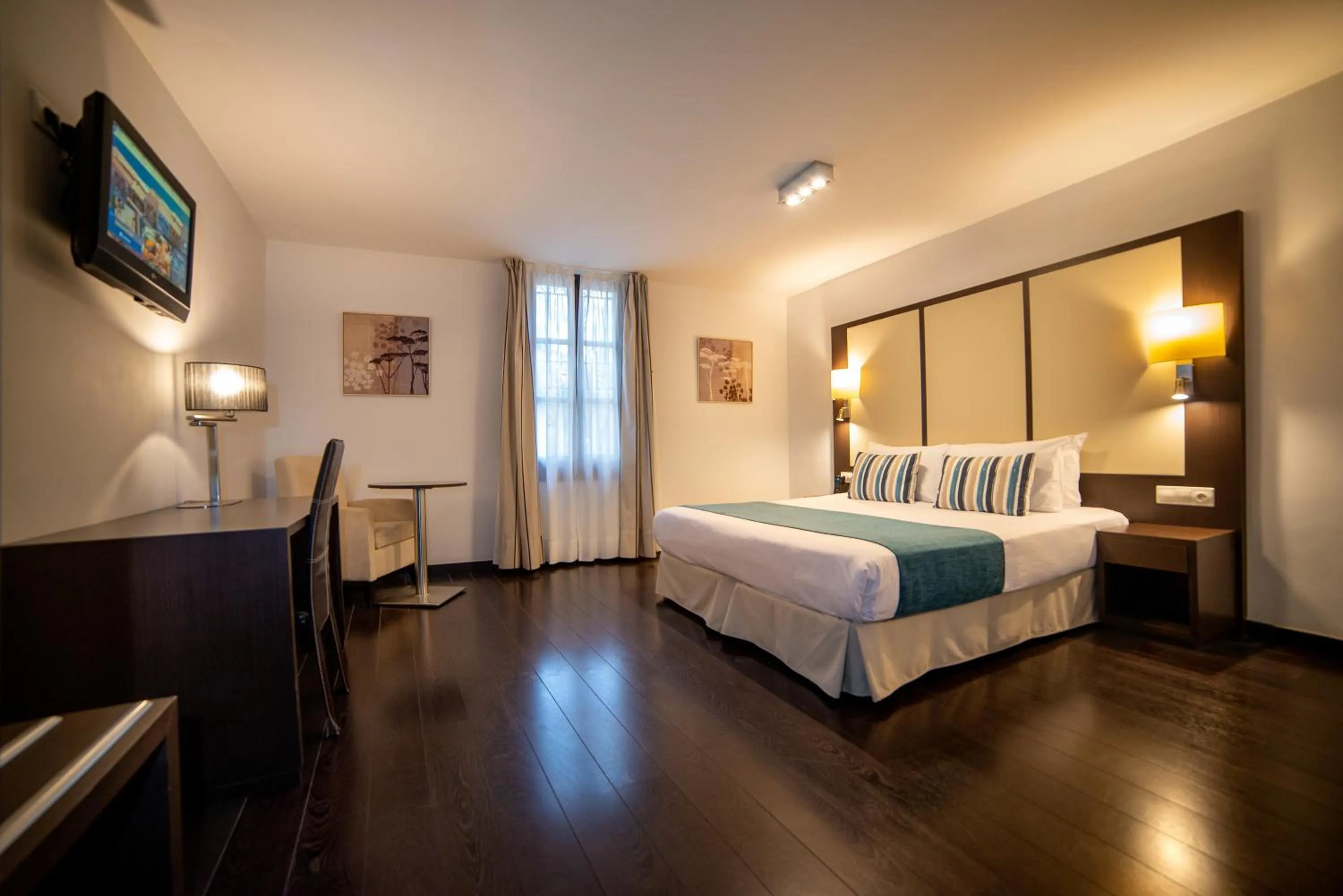 Bedroom, Bed in Occidental Pueblo Acantilado