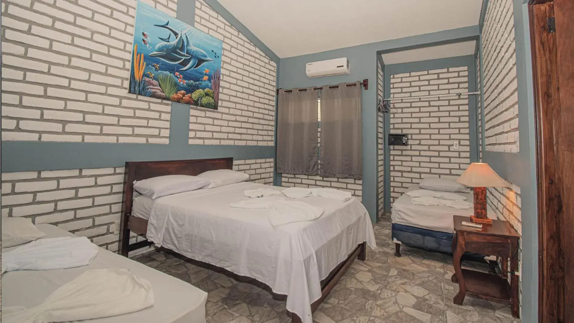 Basic Triple Room - single occupancy in The Barrel Hostel Basic Triple Room - single occupancy in The Barrel Hostel